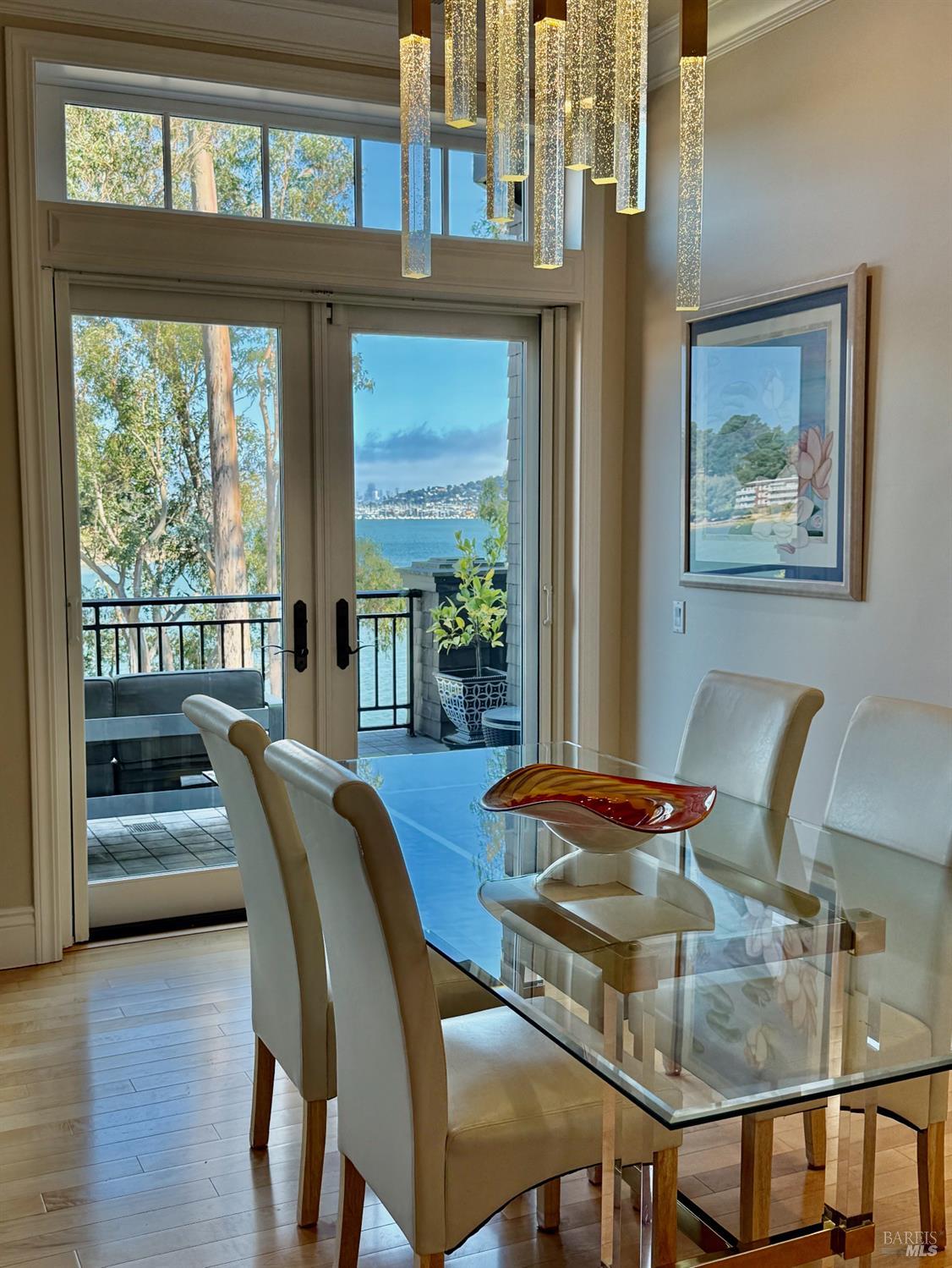 Detail Gallery Image 8 of 33 For 44 De Silva Island Dr, Mill Valley,  CA 94941 - 3 Beds | 2/1 Baths