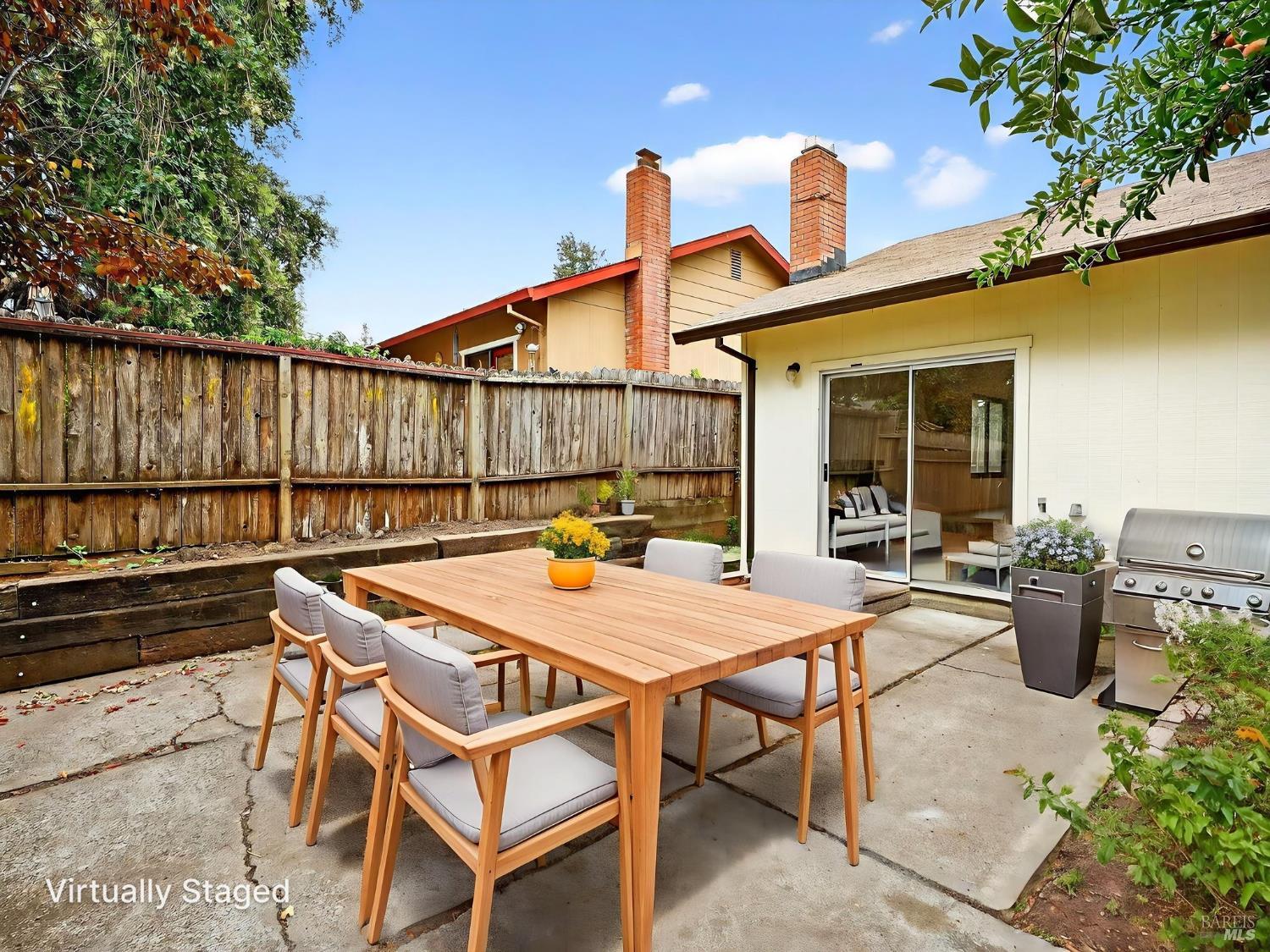 Detail Gallery Image 37 of 39 For 1552 Moonview Ct, Santa Rosa,  CA 95401 - 3 Beds | 2 Baths