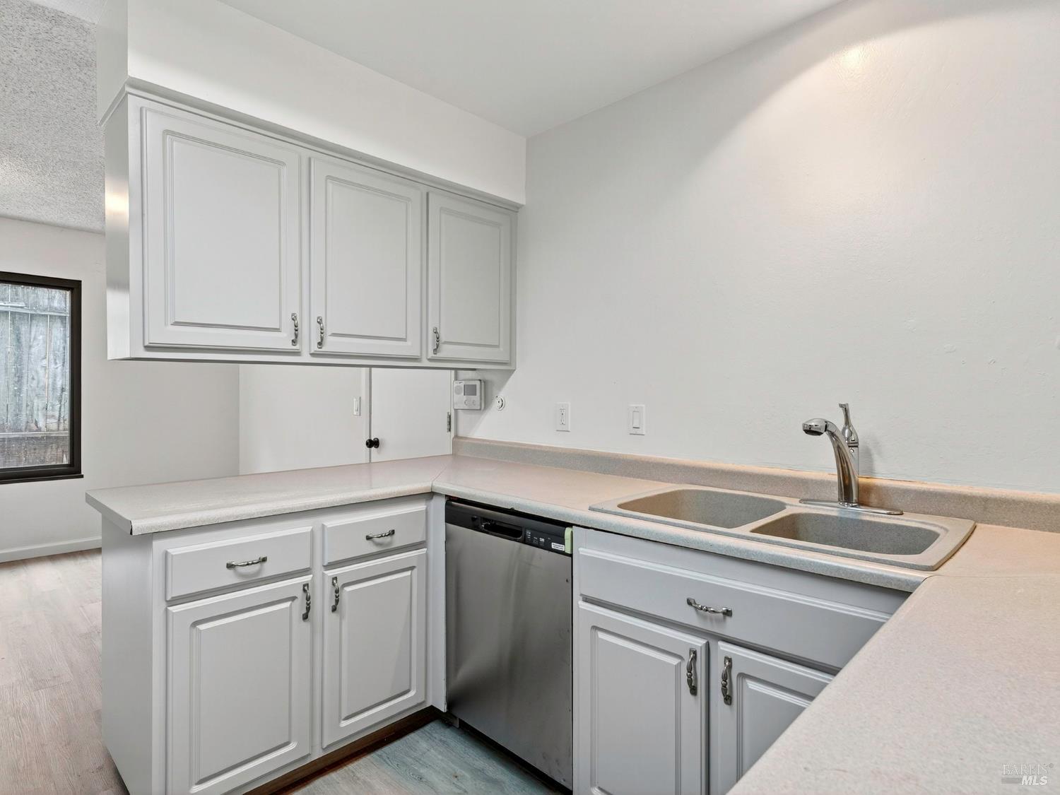 Detail Gallery Image 18 of 39 For 1552 Moonview Ct, Santa Rosa,  CA 95401 - 3 Beds | 2 Baths