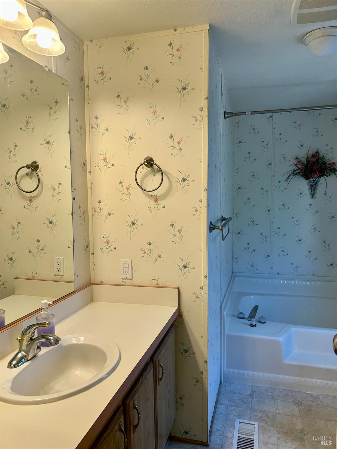 Detail Gallery Image 15 of 41 For 252 Clover Way, Napa,  CA 94558 - 2 Beds | 2 Baths