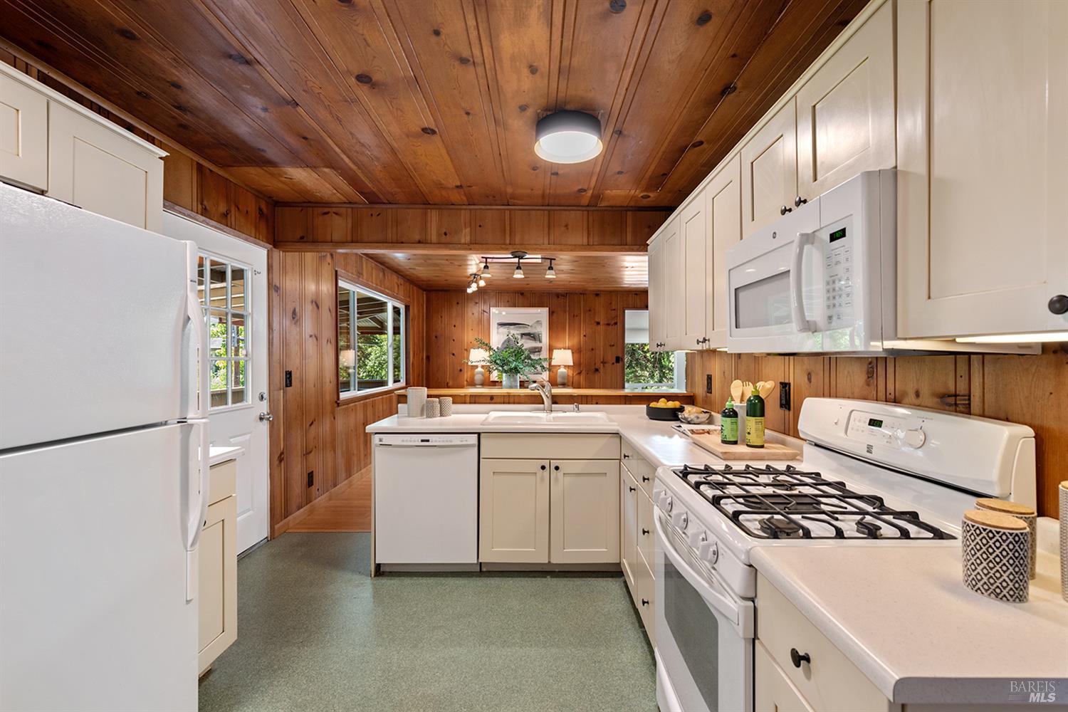 Detail Gallery Image 21 of 56 For 17837 Orchard Ave, Guerneville,  CA 95446 - 3 Beds | 2 Baths