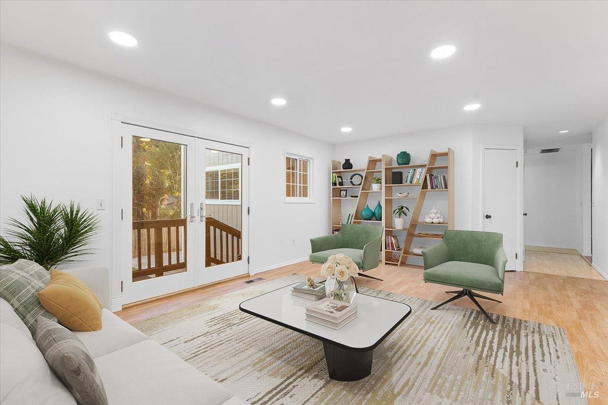 Detail Gallery Image 18 of 39 For 859 Green Way, Santa Rosa,  CA 95404 - 3 Beds | 2 Baths