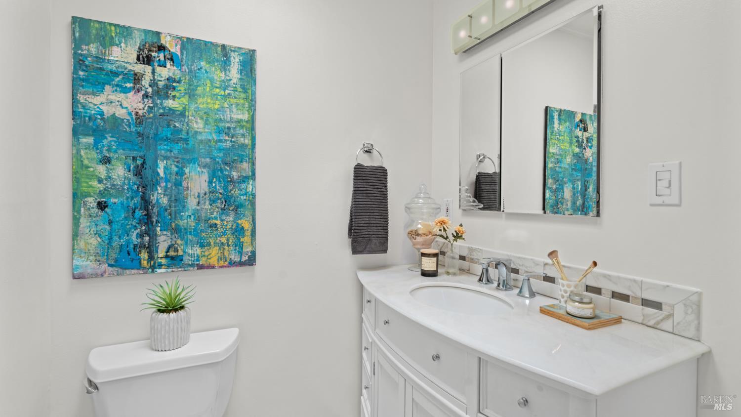Detail Gallery Image 13 of 40 For 765 Sun Ln, Novato,  CA 94947 - 4 Beds | 3 Baths