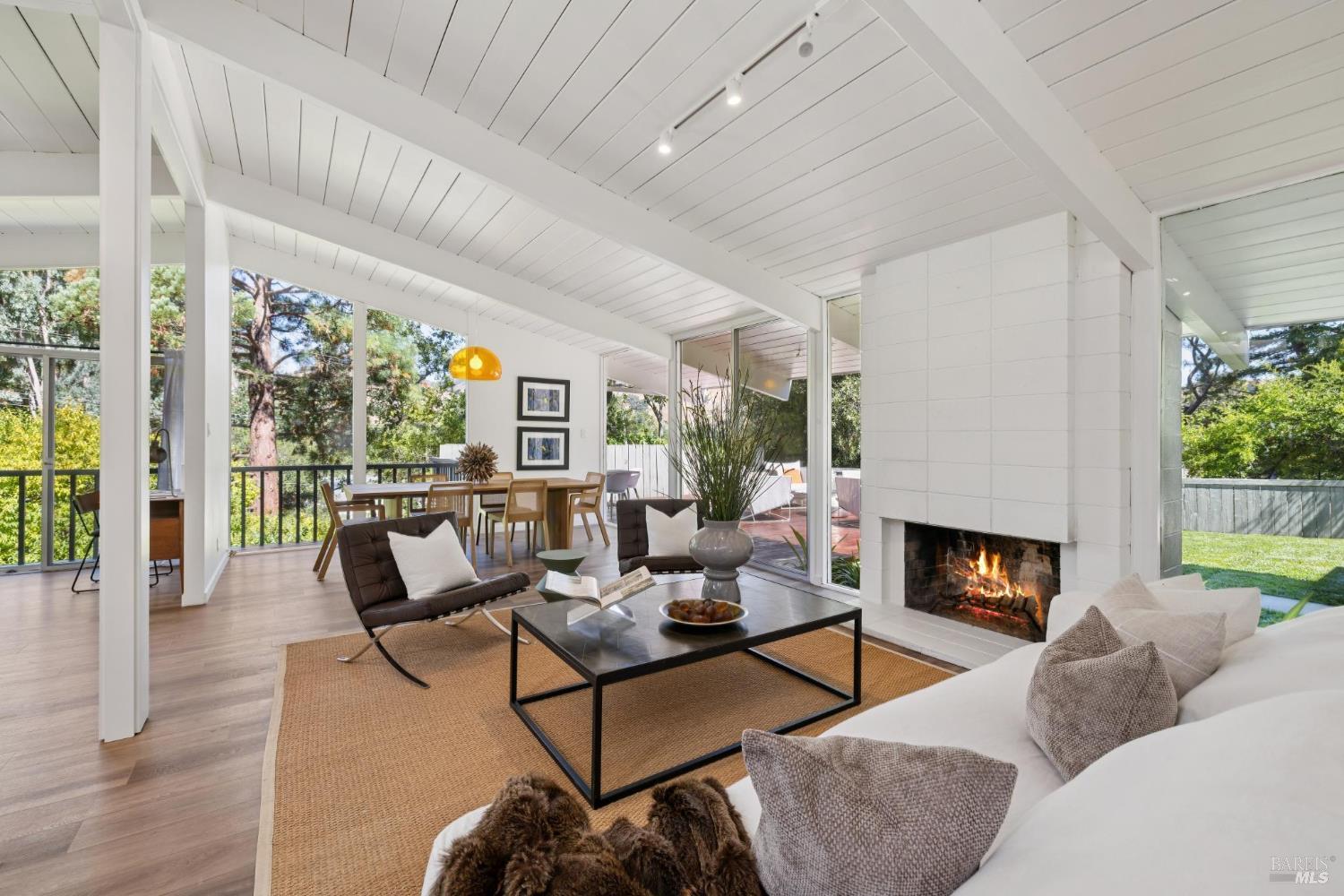 Detail Gallery Image 9 of 53 For 876 Las Ovejas Ave, San Rafael,  CA 94903 - 4 Beds | 2 Baths