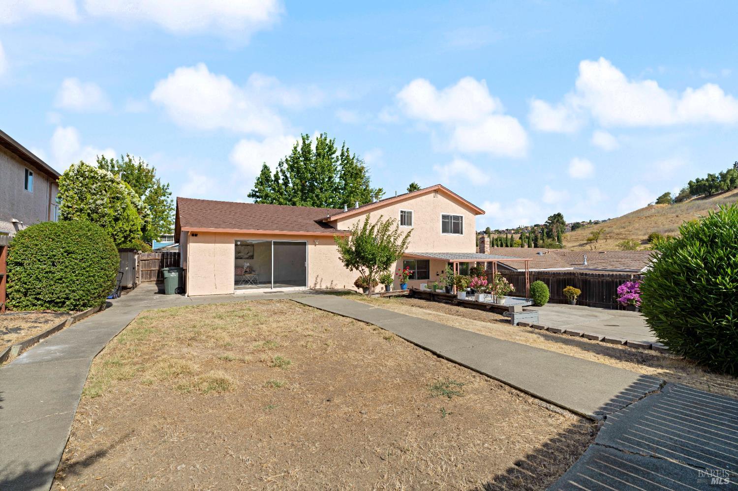 Detail Gallery Image 29 of 35 For 107 Lexington Dr, Vallejo,  CA 94591 - 3 Beds | 2/1 Baths