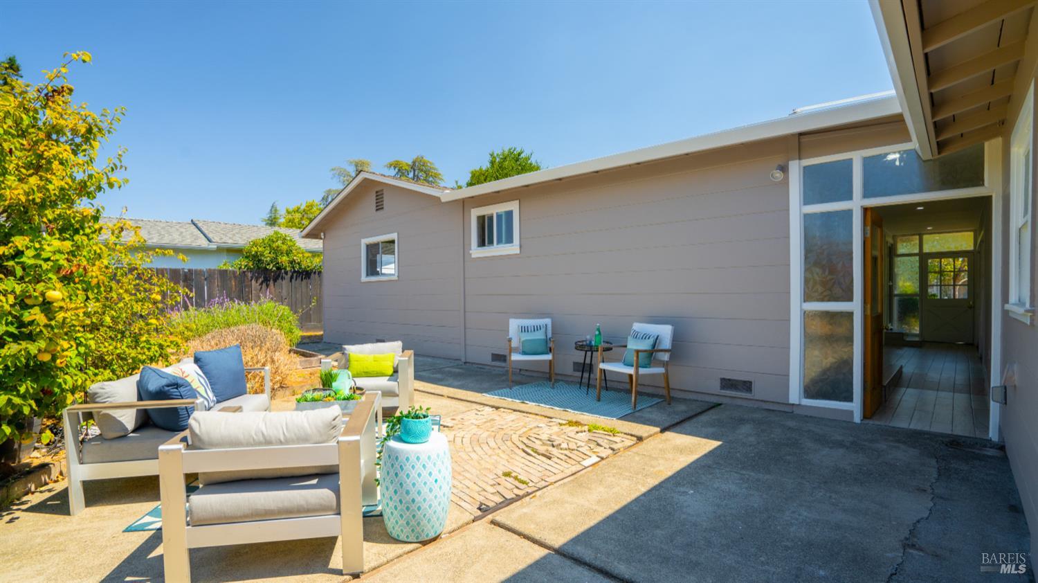 Detail Gallery Image 30 of 40 For 765 Sun Ln, Novato,  CA 94947 - 4 Beds | 3 Baths