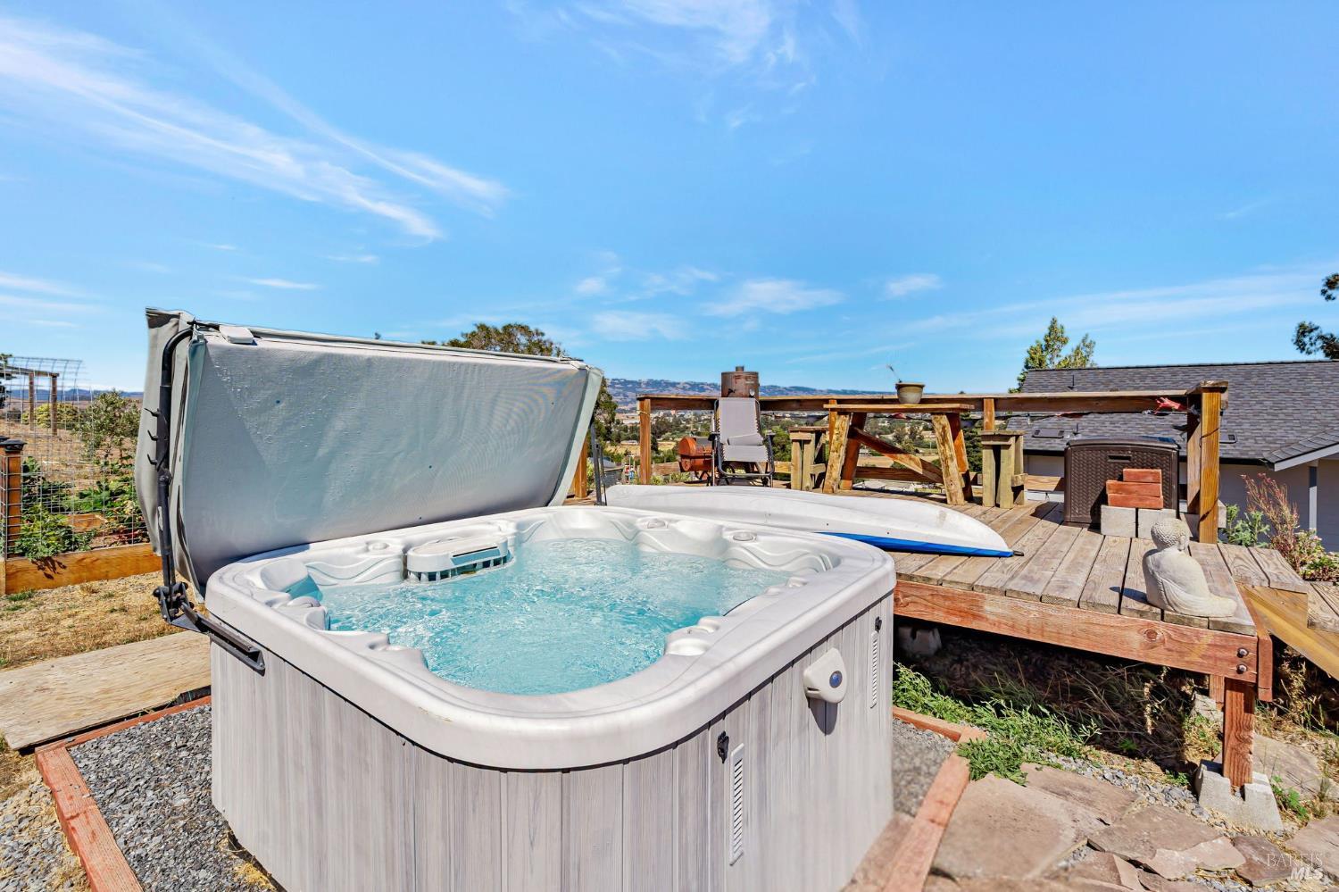 Detail Gallery Image 24 of 34 For 268 Eucalyptus Rd, Petaluma,  CA 94952 - 2 Beds | 2 Baths