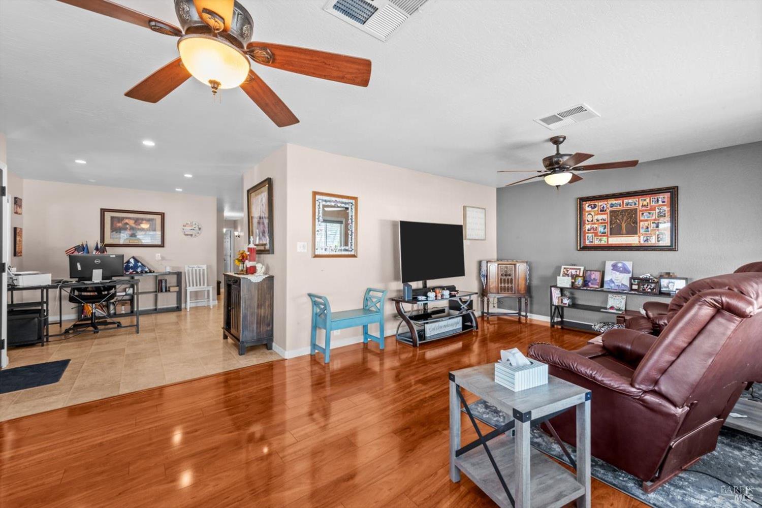 Detail Gallery Image 8 of 33 For 174 Lemon Tree Cir, Vacaville,  CA 95687 - 2 Beds | 2 Baths