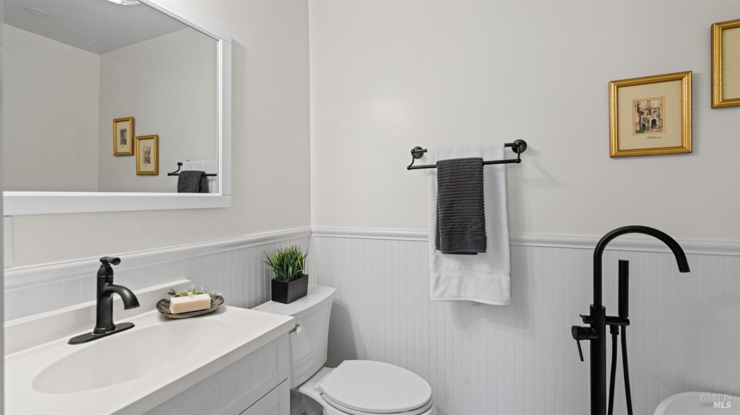 Detail Gallery Image 24 of 40 For 765 Sun Ln, Novato,  CA 94947 - 4 Beds | 3 Baths