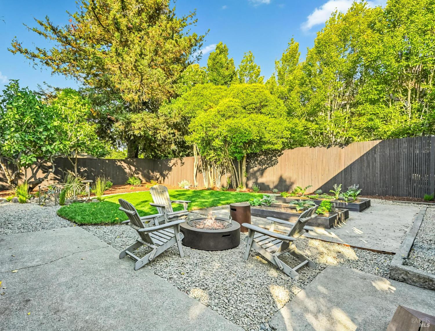 Detail Gallery Image 53 of 66 For 15 8th St, Petaluma,  CA 94952 - 3 Beds | 2/1 Baths