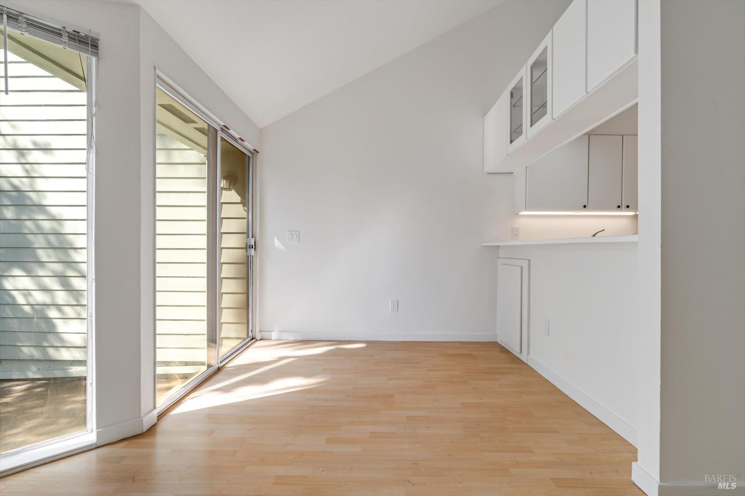 Detail Gallery Image 8 of 19 For 156 Courtyards East Unkn, Windsor,  CA 95492 - 2 Beds | 2 Baths