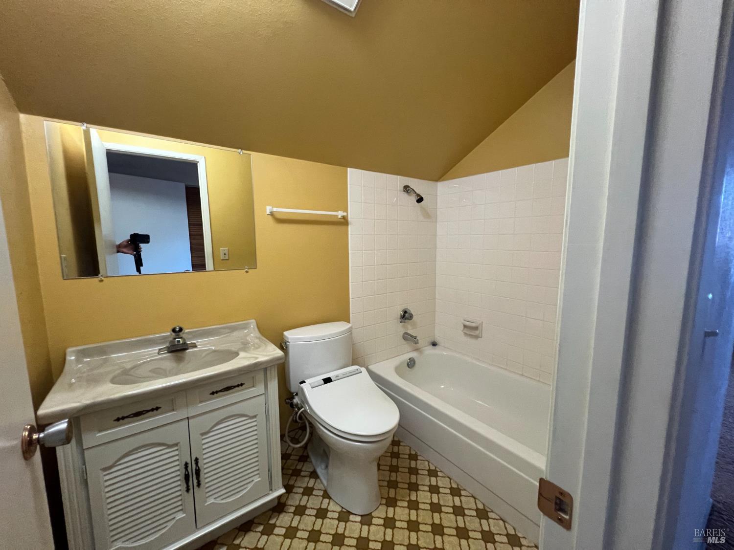 Detail Gallery Image 33 of 42 For 3330 Meadowbrook Rd, Antioch,  CA 94509 - 3 Beds | 2 Baths