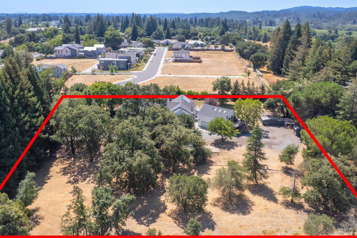 Detail Gallery Image 9 of 73 For 15119 Grove St, Healdsburg,  CA 95448 - 3 Beds | 4/1 Baths
