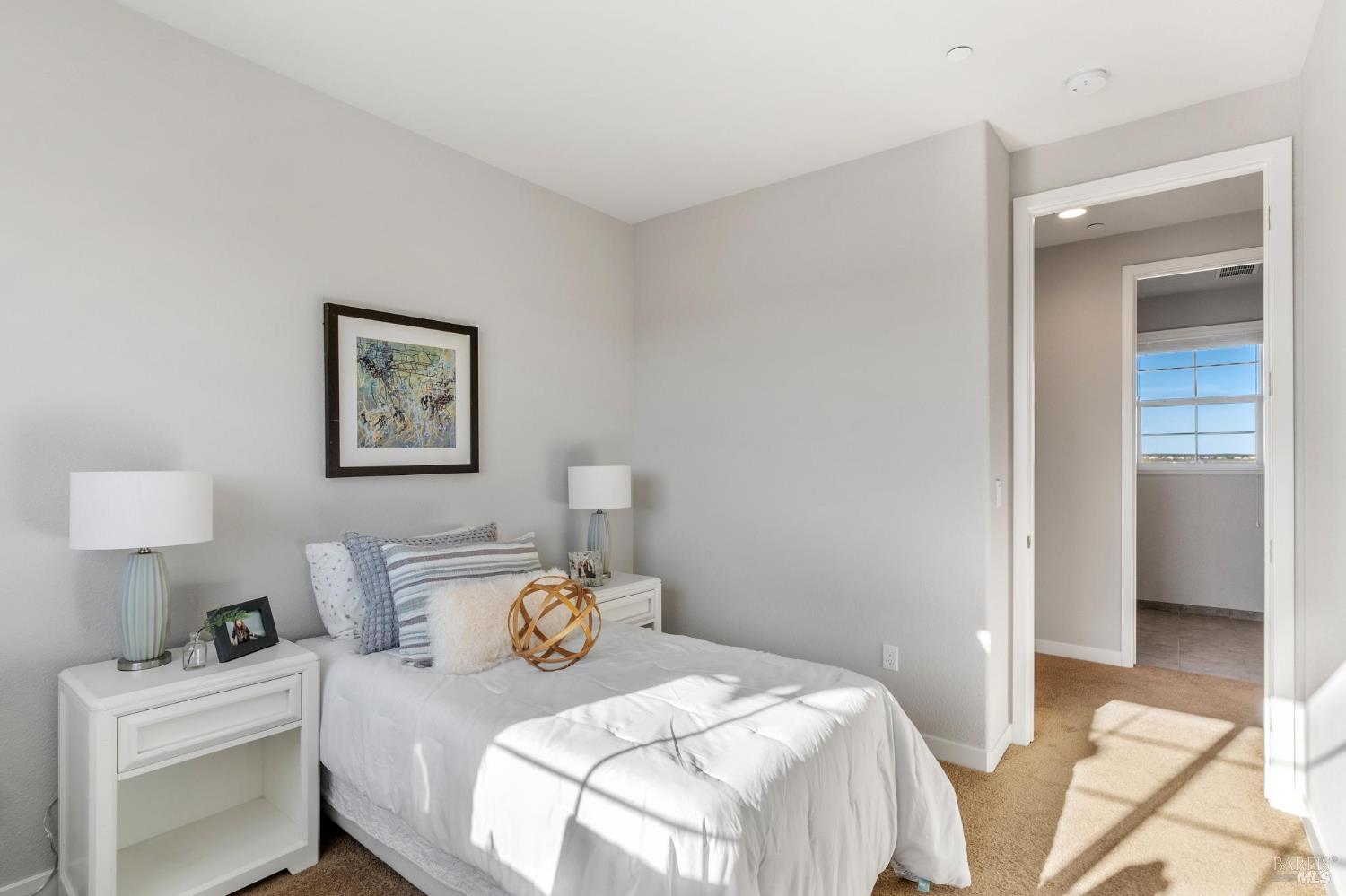 Detail Gallery Image 12 of 20 For 1465 Monument Ln, Fairfield,  CA 94533 - 3 Beds | 2/1 Baths
