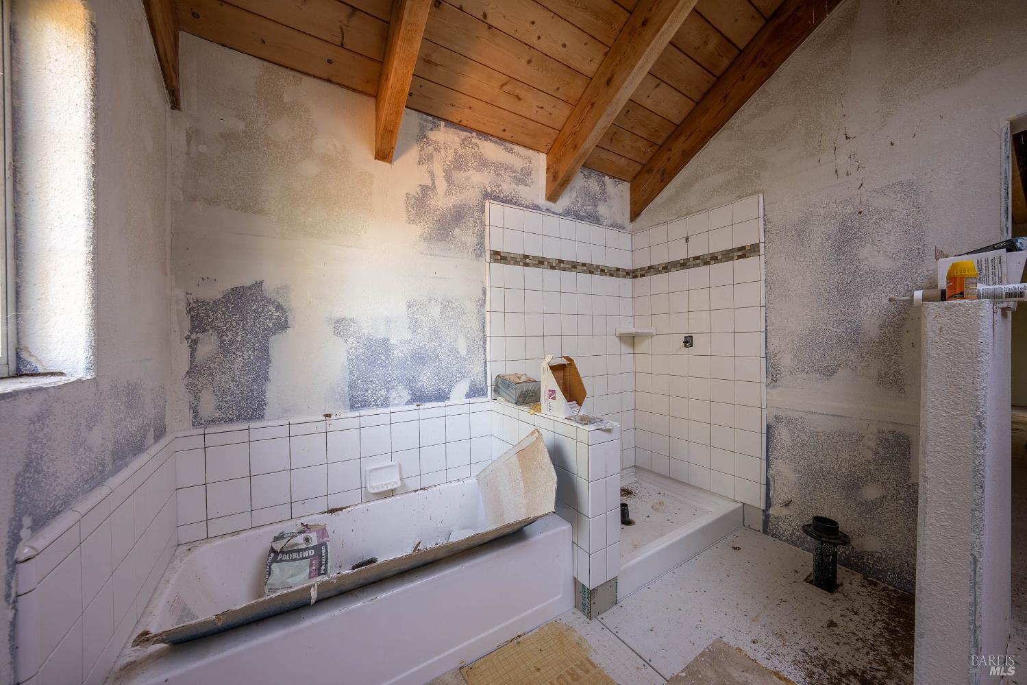 Detail Gallery Image 19 of 36 For 1561 Alcott Ln, Willits,  CA 95490 - 2 Beds | 2/1 Baths