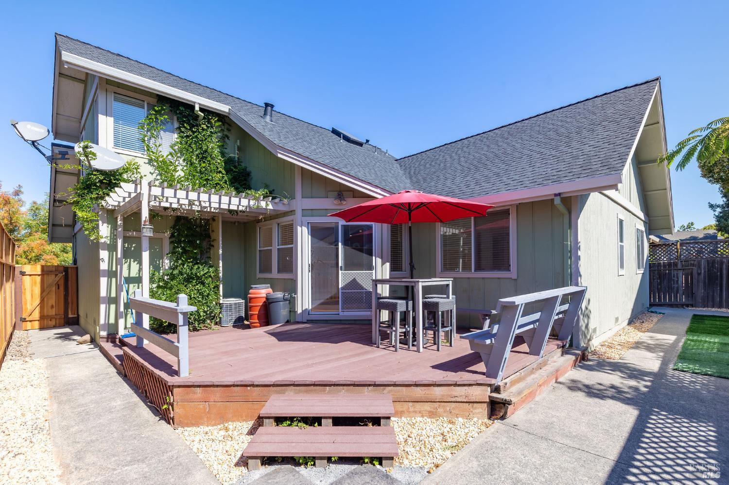Detail Gallery Image 24 of 36 For 1424 Dandelion Way, Petaluma,  CA 94954 - 3 Beds | 2 Baths
