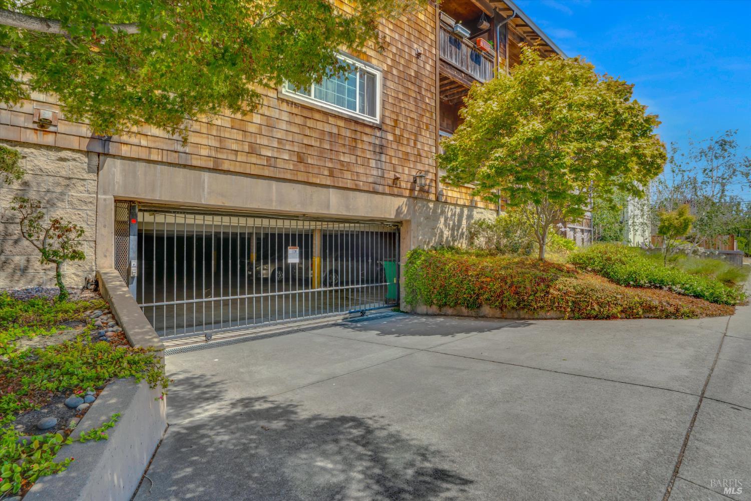 Detail Gallery Image 18 of 19 For 1708 Lexington Ave #9,  El Cerrito,  CA 94530 - 2 Beds | 1 Baths