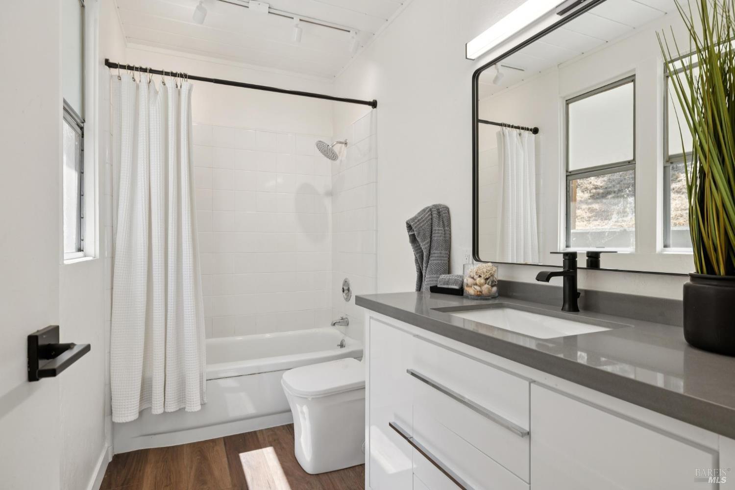 Detail Gallery Image 33 of 53 For 876 Las Ovejas Ave, San Rafael,  CA 94903 - 4 Beds | 2 Baths