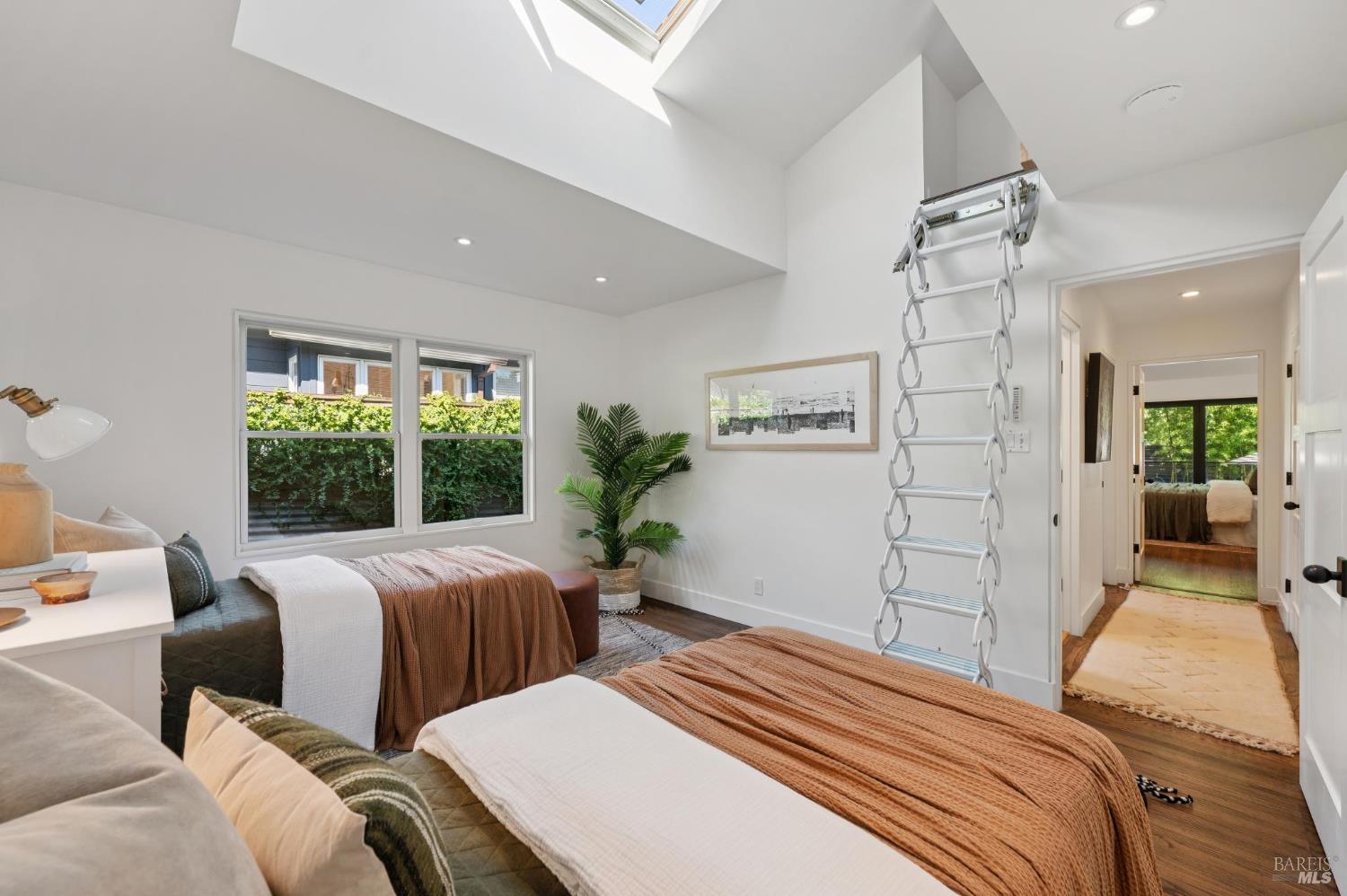 Detail Gallery Image 29 of 72 For 134 San Francisco Blvd, San Anselmo,  CA 94960 - 3 Beds | 3 Baths