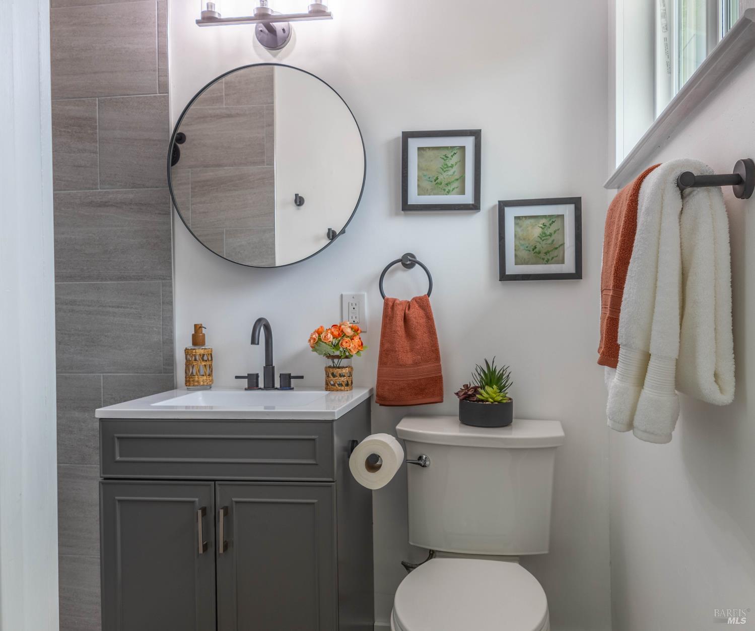 Detail Gallery Image 14 of 17 For 2915 Cree Ct, Santa Rosa,  CA 95403 - 3 Beds | 2 Baths