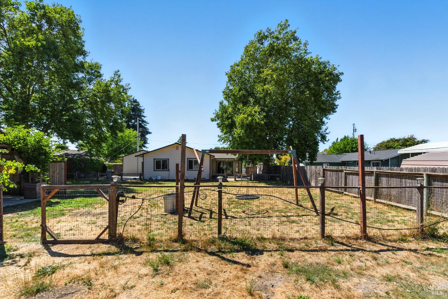 Detail Gallery Image 18 of 42 For 5816 Lowell Ct, Cotati,  CA 94931 - 3 Beds | 2 Baths