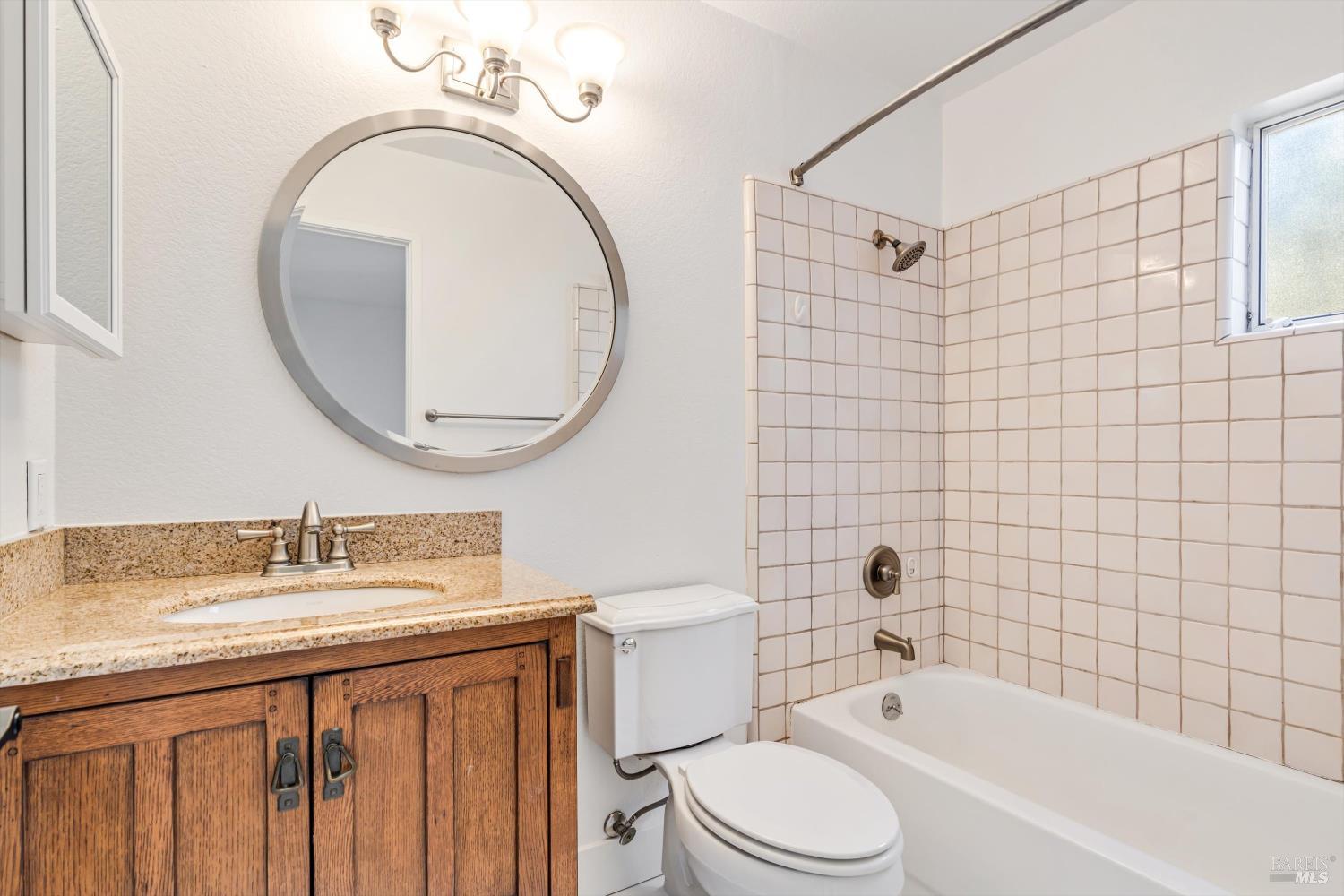 Detail Gallery Image 5 of 19 For 156 Courtyards East Unkn, Windsor,  CA 95492 - 2 Beds | 2 Baths