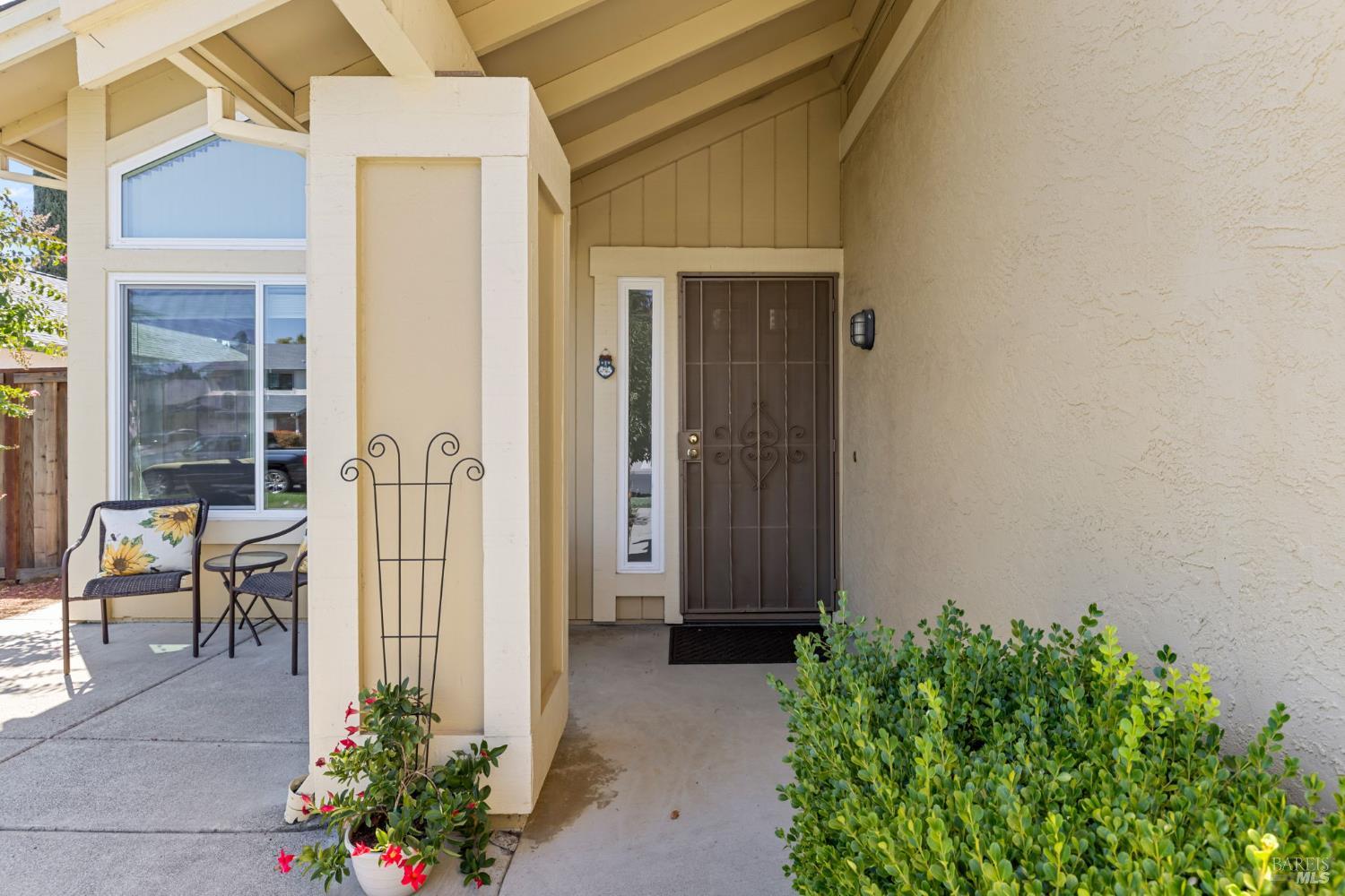 Detail Gallery Image 6 of 42 For 516 Owl Ct, Vacaville,  CA 95687 - 3 Beds | 2/1 Baths