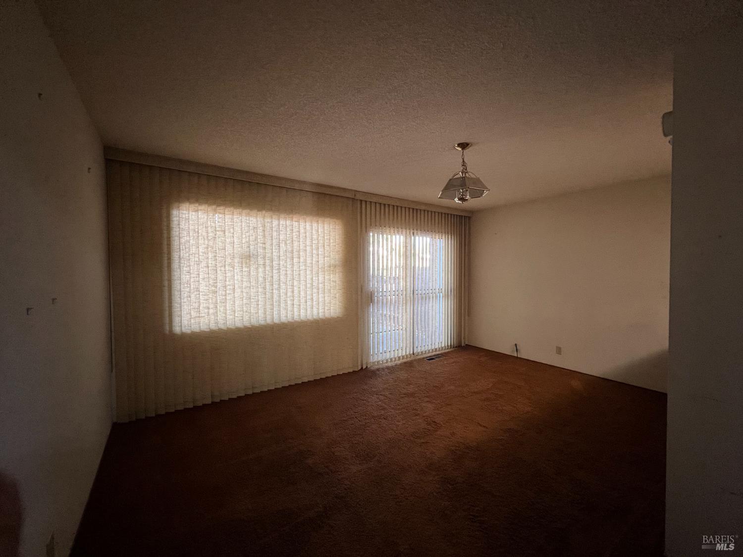 Detail Gallery Image 4 of 42 For 3330 Meadowbrook Rd, Antioch,  CA 94509 - 3 Beds | 2 Baths