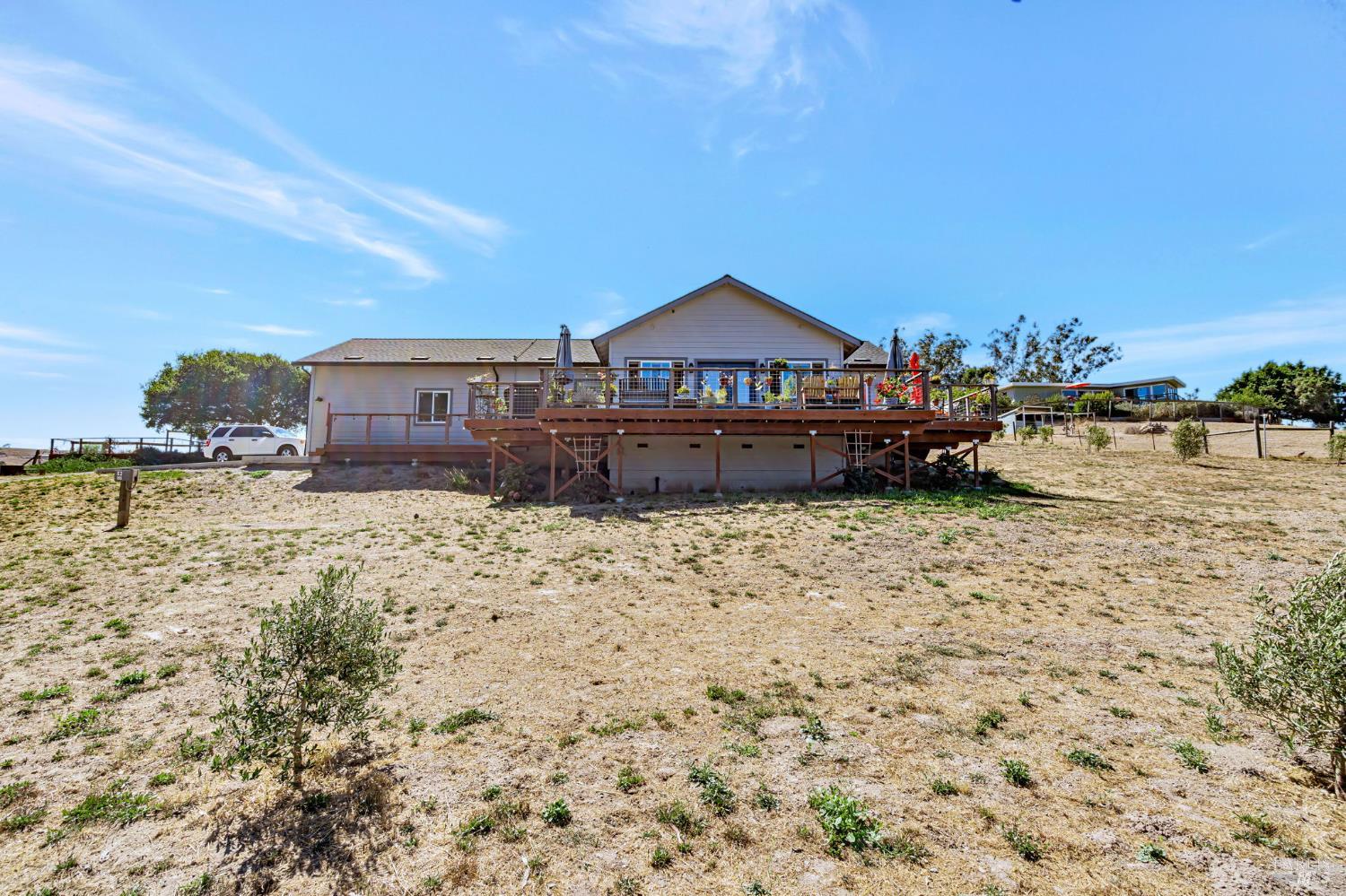 Detail Gallery Image 3 of 34 For 268 Eucalyptus Rd, Petaluma,  CA 94952 - 2 Beds | 2 Baths