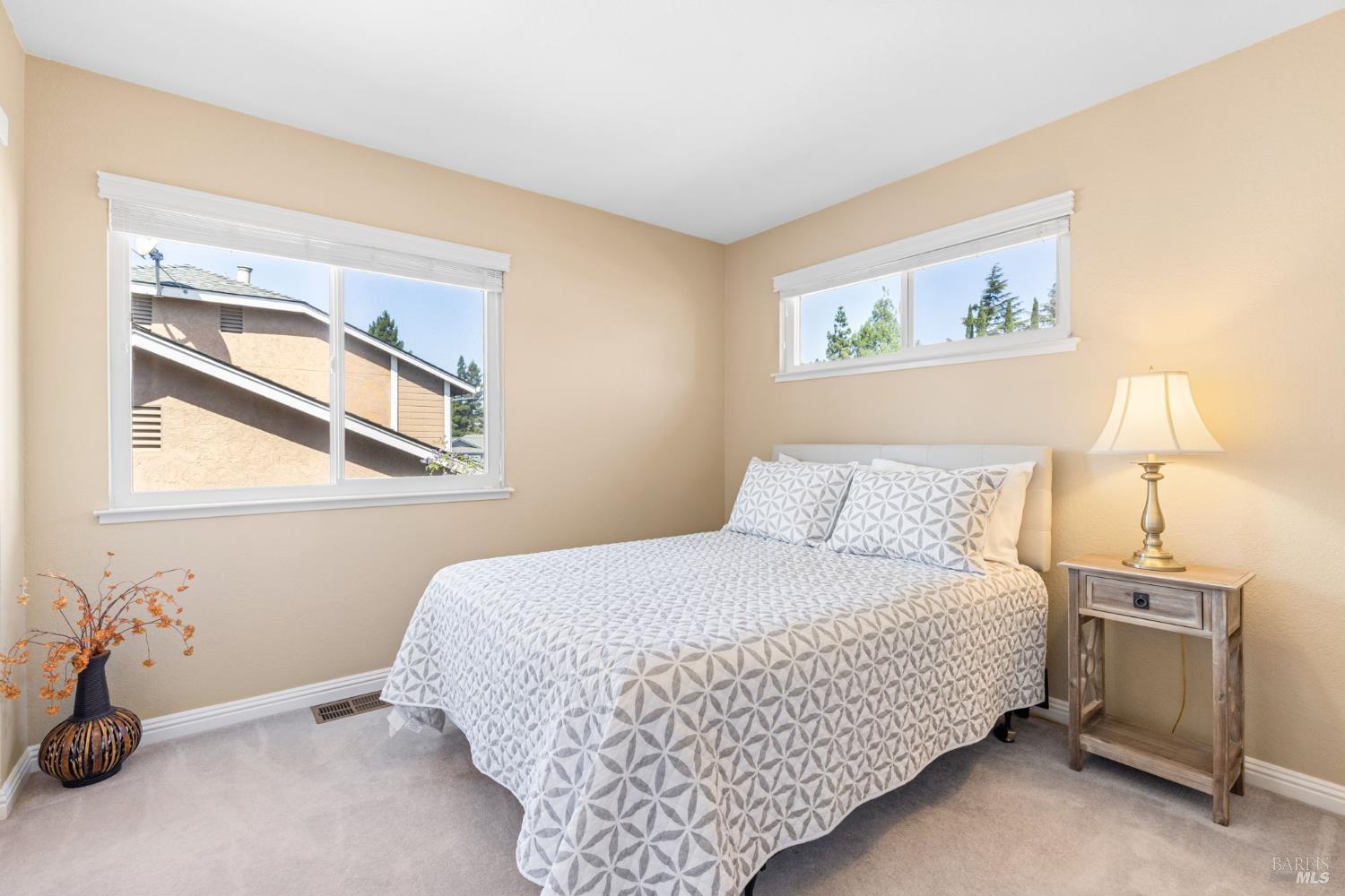 Detail Gallery Image 28 of 42 For 516 Owl Ct, Vacaville,  CA 95687 - 3 Beds | 2/1 Baths