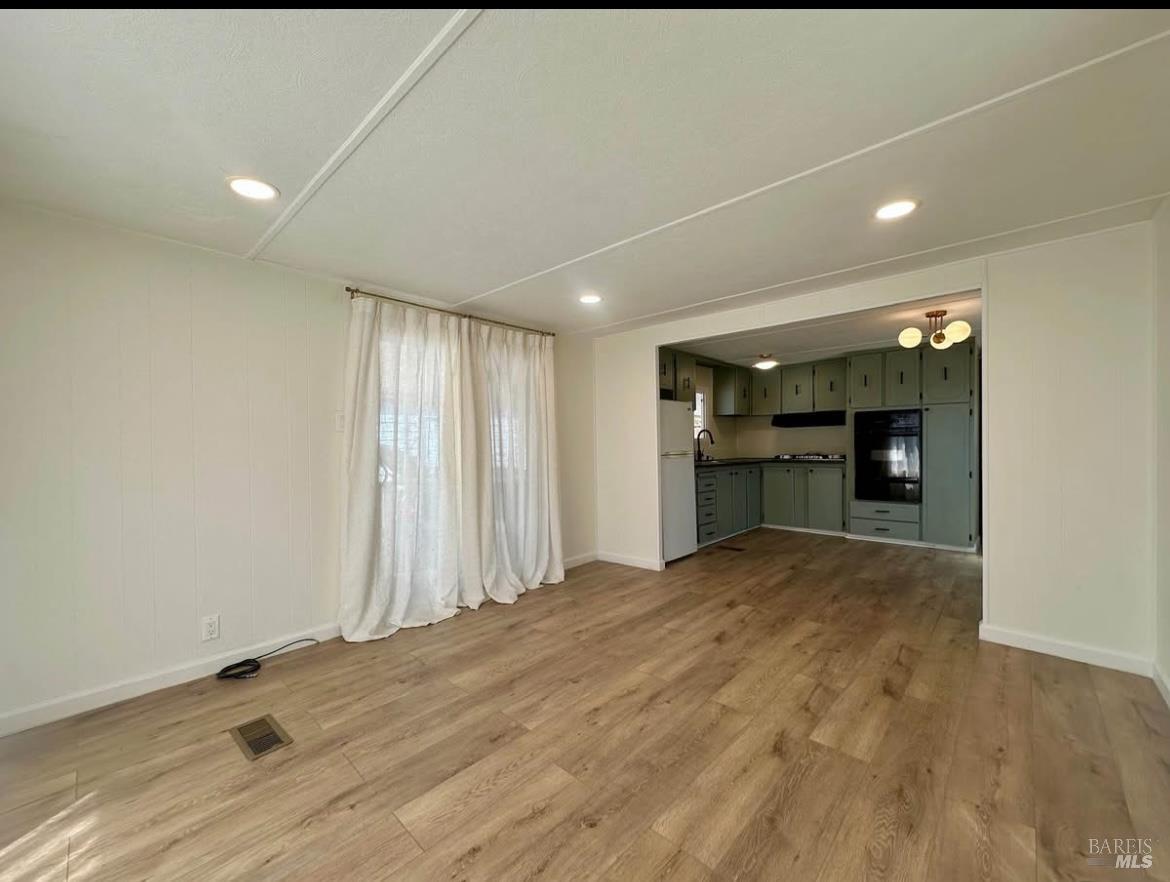 Detail Gallery Image 5 of 9 For 7 Geneseo St, Oakley,  CA 94561 - 1 Beds | 1 Baths