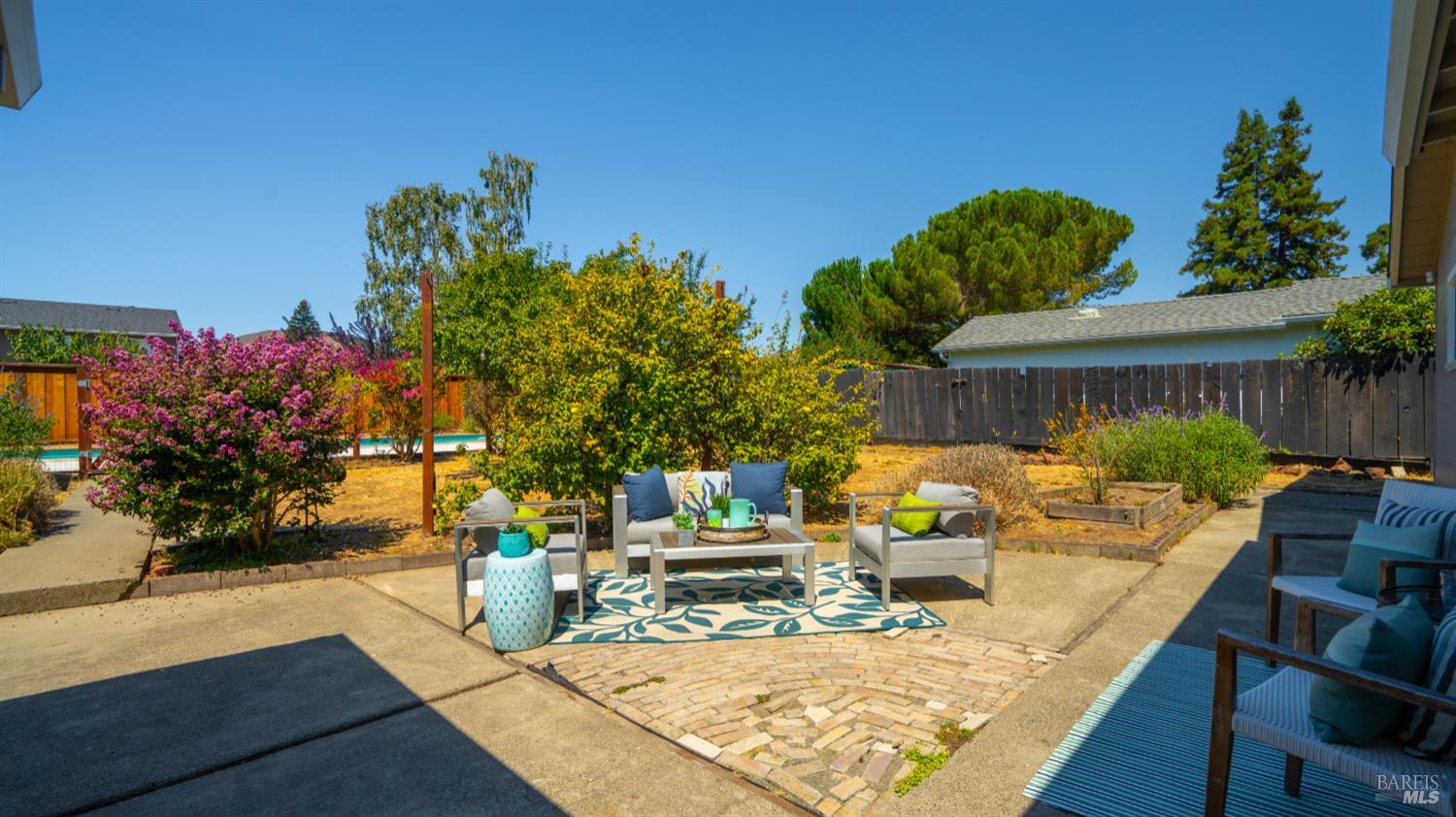 Detail Gallery Image 29 of 40 For 765 Sun Ln, Novato,  CA 94947 - 4 Beds | 3 Baths