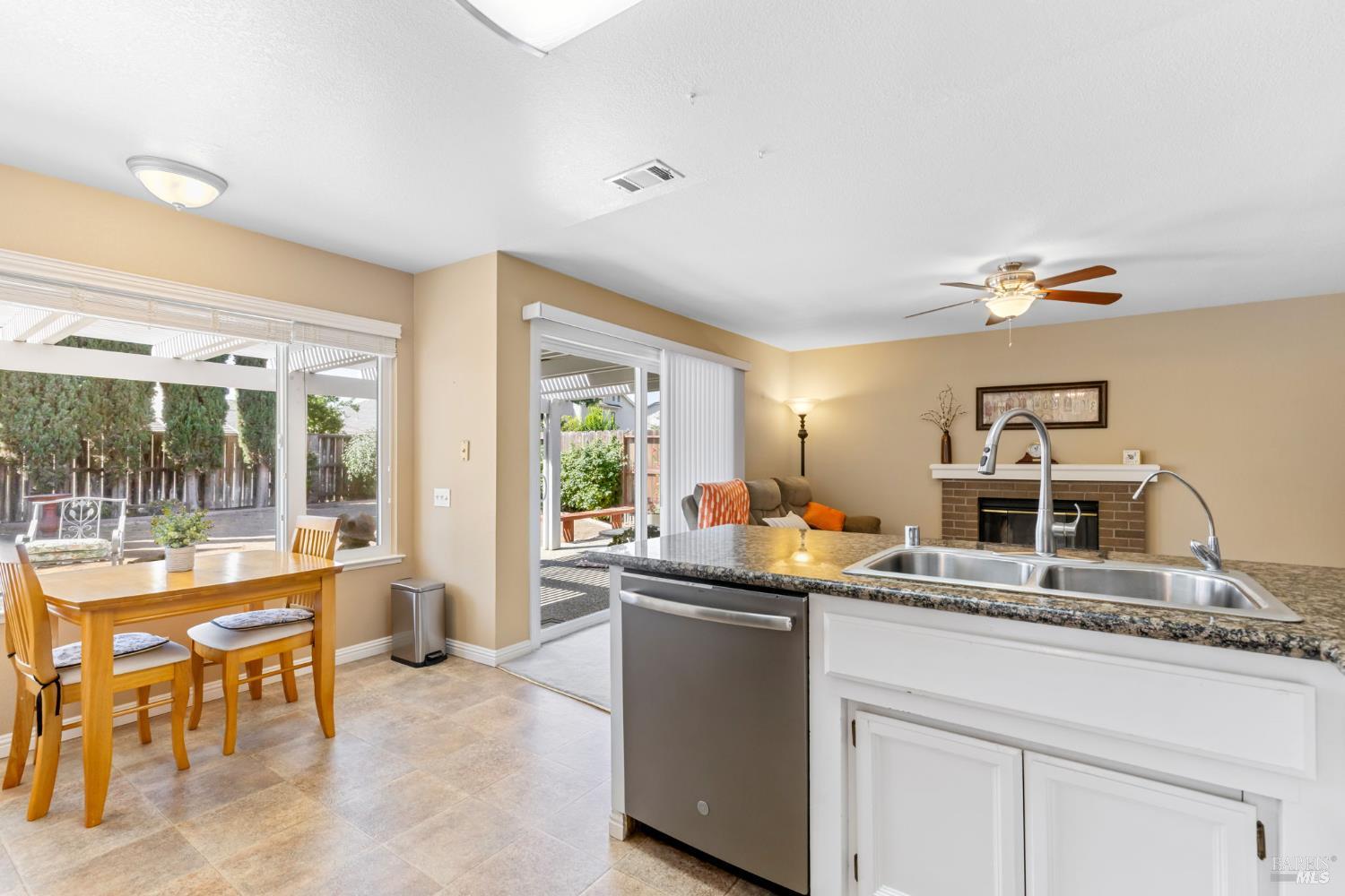 Detail Gallery Image 12 of 42 For 516 Owl Ct, Vacaville,  CA 95687 - 3 Beds | 2/1 Baths