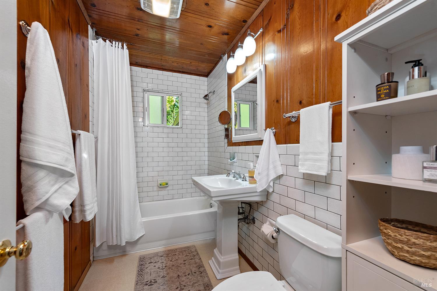 Detail Gallery Image 26 of 56 For 17837 Orchard Ave, Guerneville,  CA 95446 - 3 Beds | 2 Baths