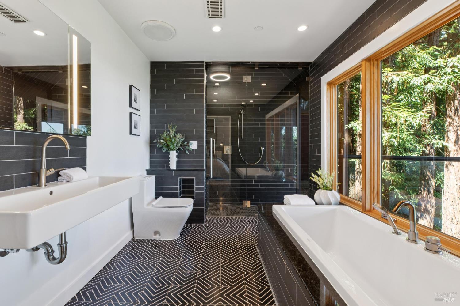 Detail Gallery Image 47 of 85 For 404 Summit Dr, Corte Madera,  CA 94925 - 3 Beds | 4 Baths