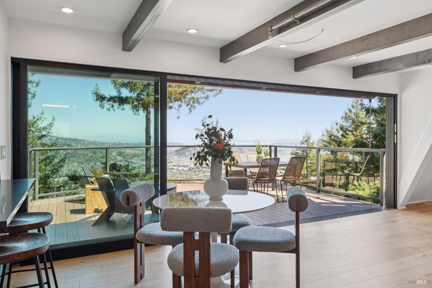 Detail Gallery Image 22 of 85 For 404 Summit Dr, Corte Madera,  CA 94925 - 3 Beds | 4 Baths