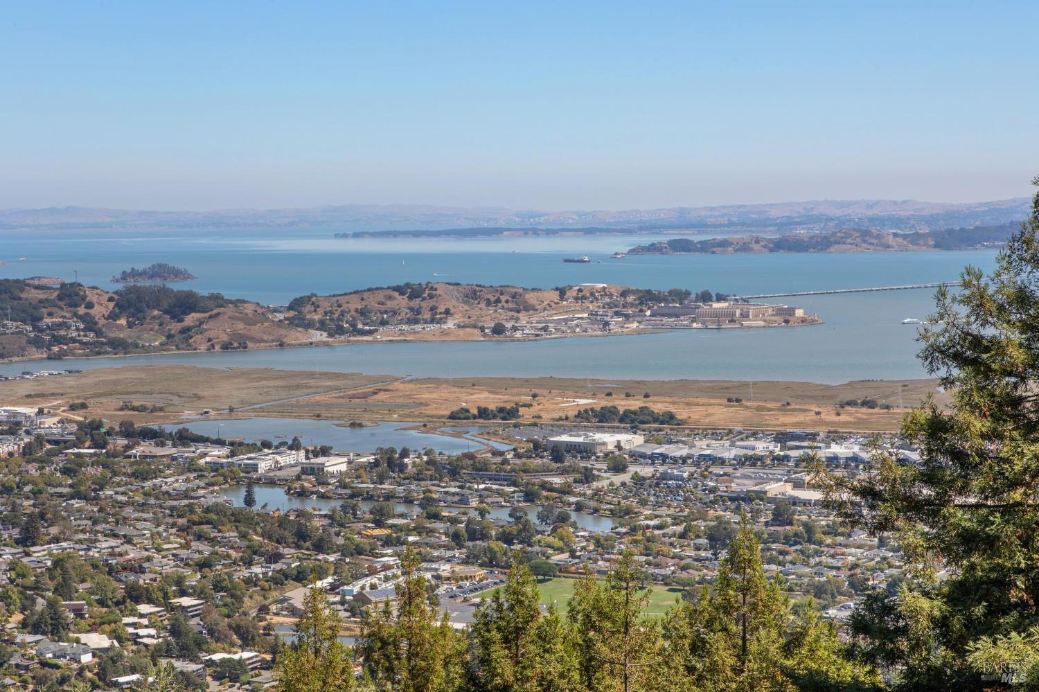 Detail Gallery Image 84 of 85 For 404 Summit Dr, Corte Madera,  CA 94925 - 3 Beds | 4 Baths