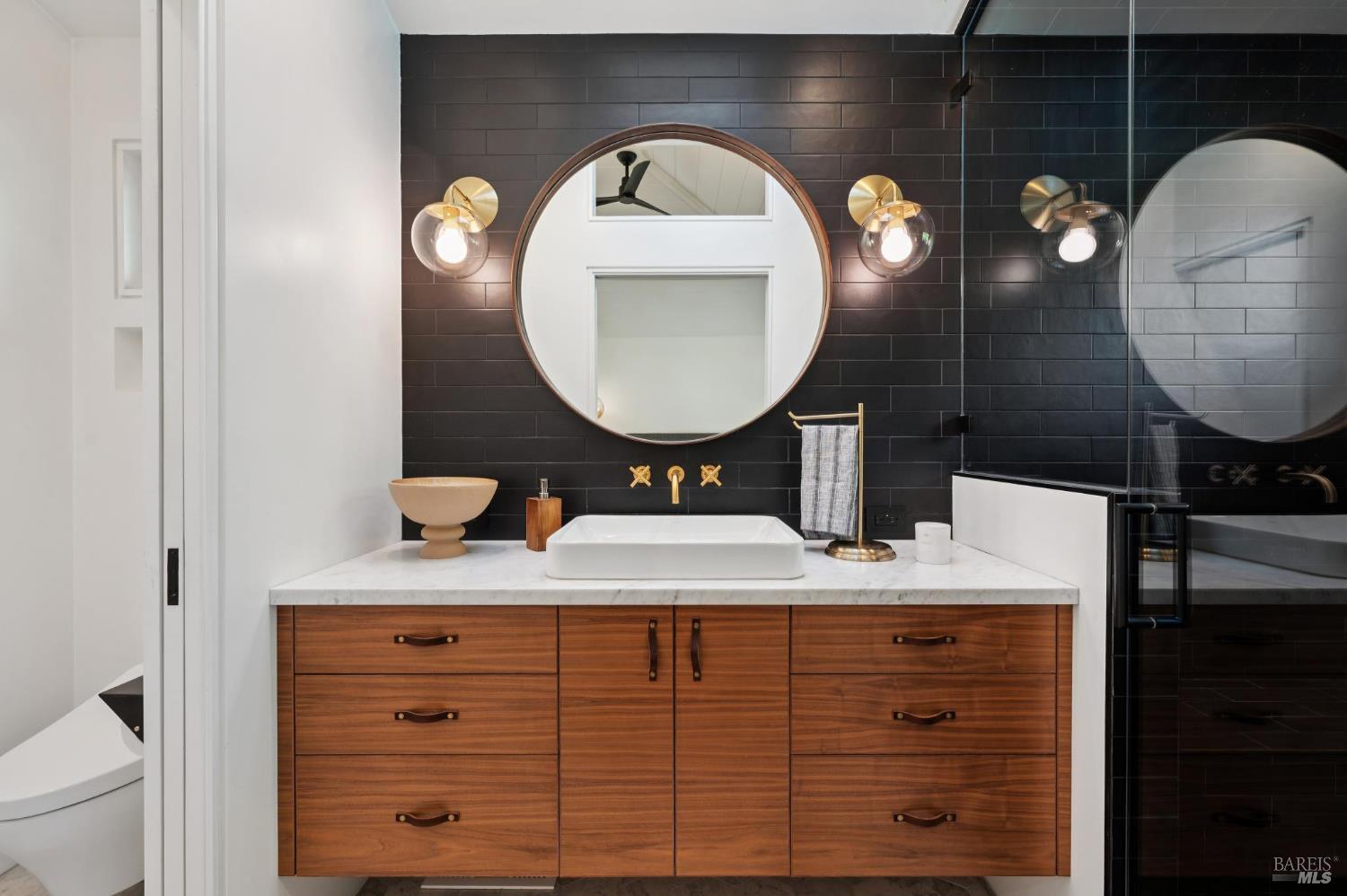 Detail Gallery Image 22 of 72 For 134 San Francisco Blvd, San Anselmo,  CA 94960 - 3 Beds | 3 Baths
