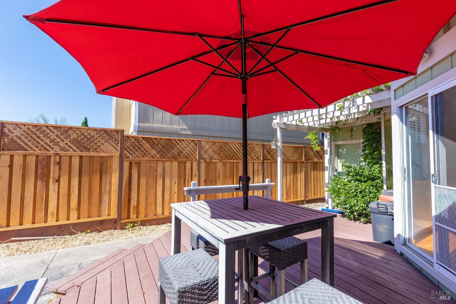 Detail Gallery Image 26 of 36 For 1424 Dandelion Way, Petaluma,  CA 94954 - 3 Beds | 2 Baths