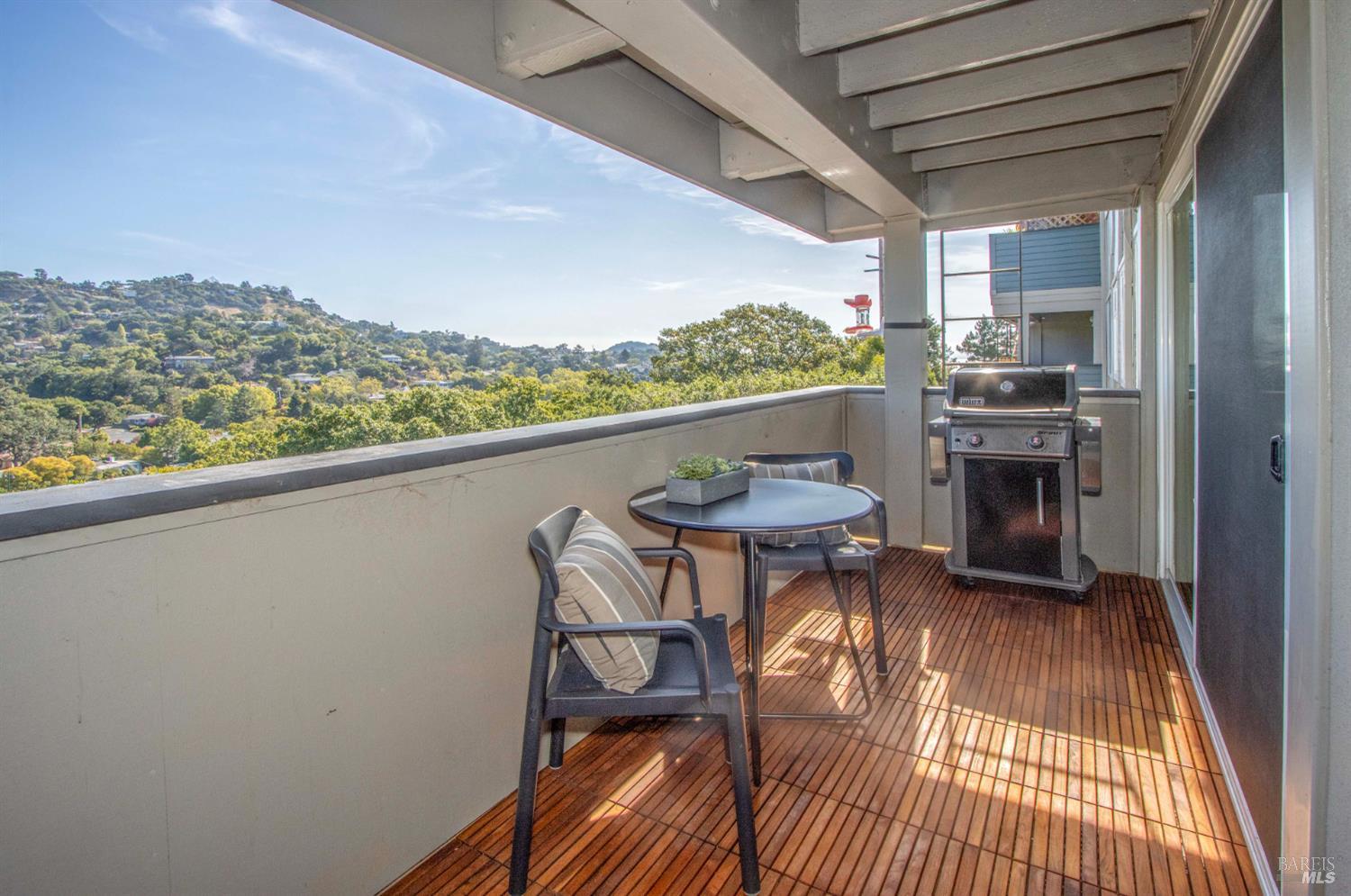 Detail Gallery Image 4 of 30 For 290 via Casitas Unkn #206,  Greenbrae,  CA 94904 - 3 Beds | 2 Baths