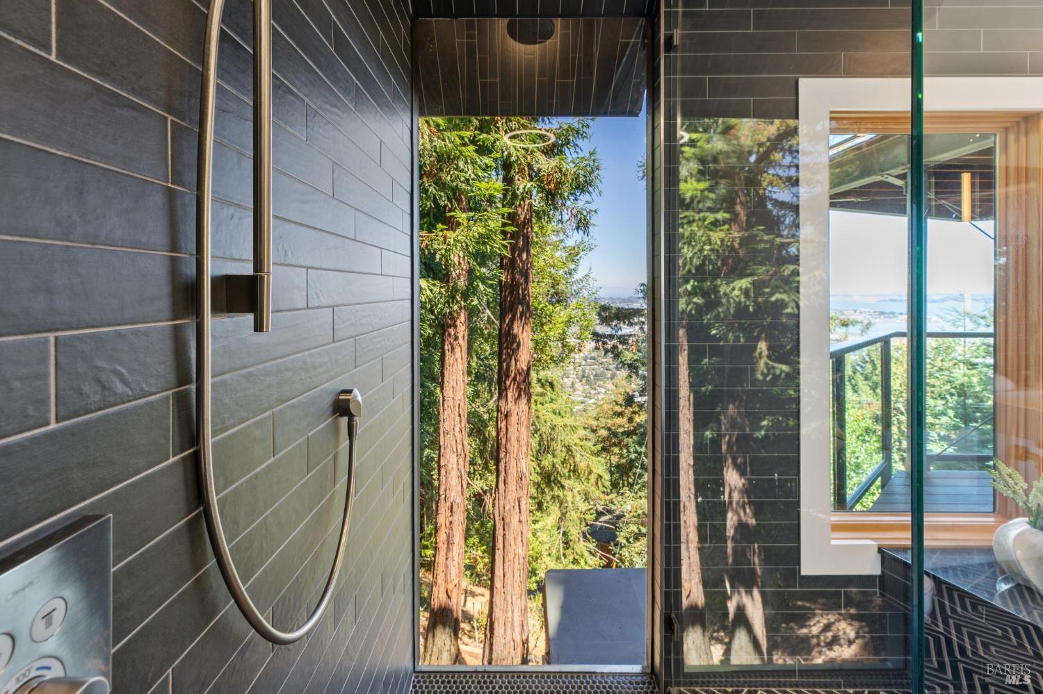 Detail Gallery Image 50 of 85 For 404 Summit Dr, Corte Madera,  CA 94925 - 3 Beds | 4 Baths