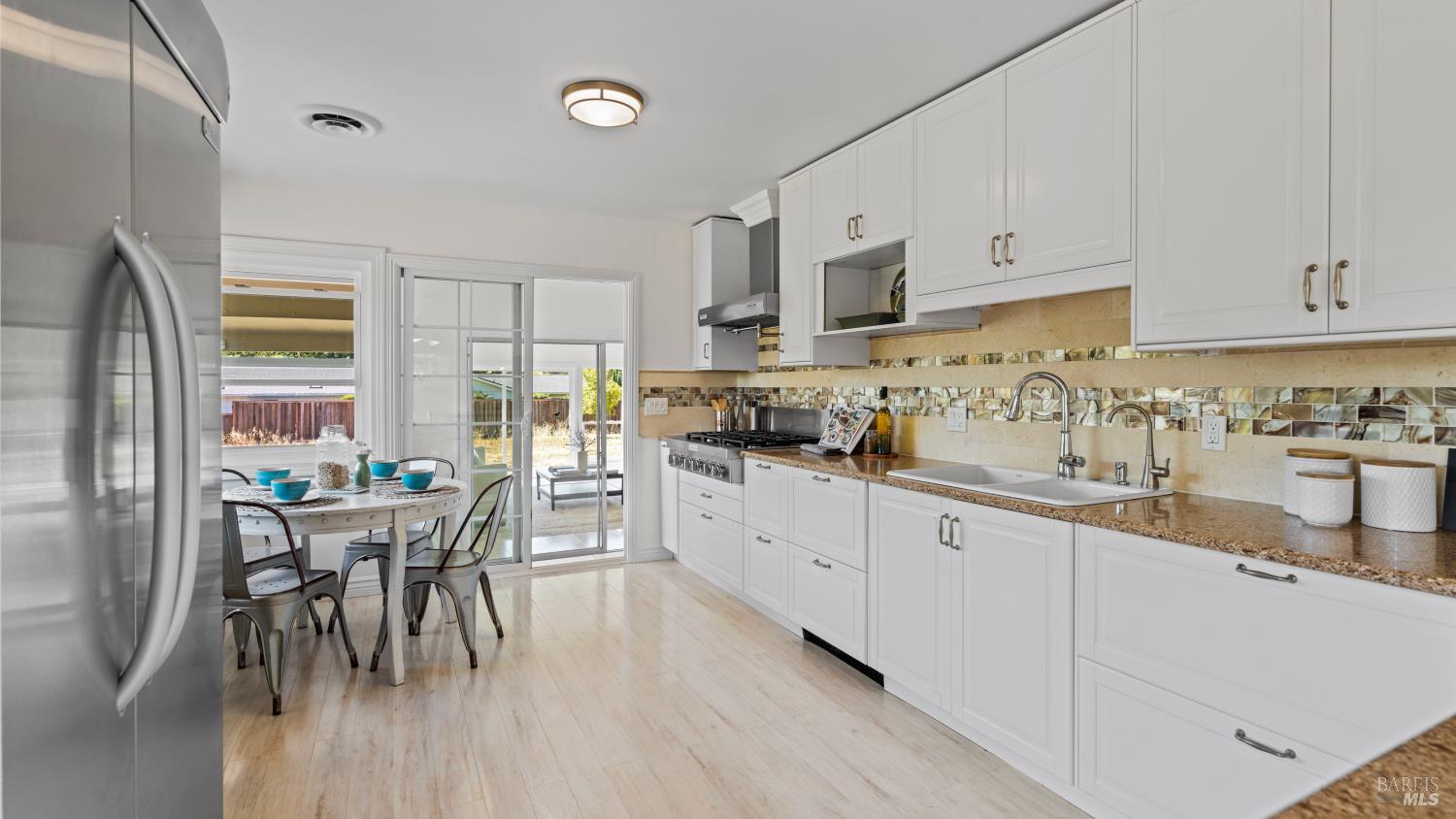 Detail Gallery Image 6 of 40 For 765 Sun Ln, Novato,  CA 94947 - 4 Beds | 3 Baths