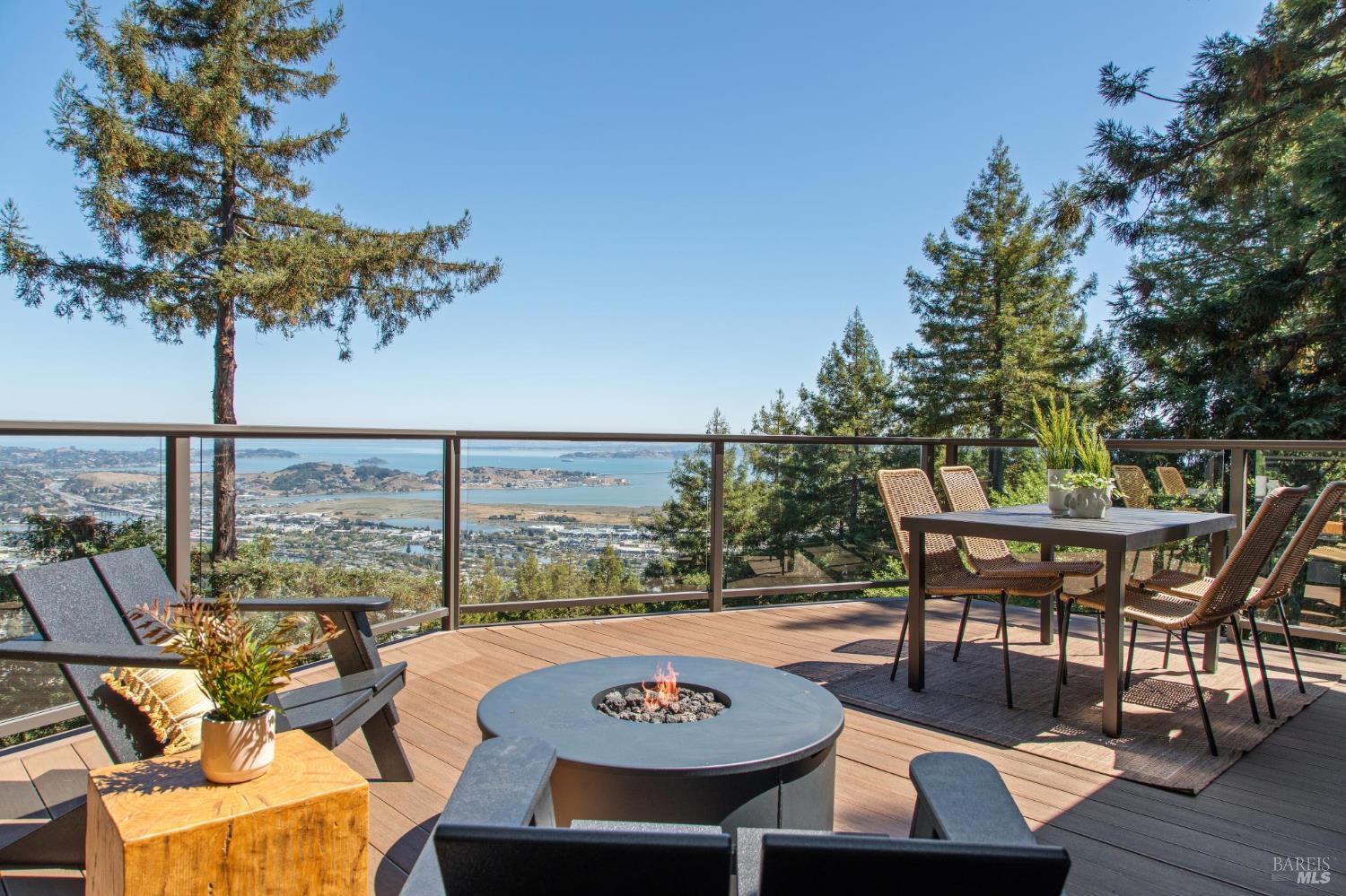 Detail Gallery Image 17 of 85 For 404 Summit Dr, Corte Madera,  CA 94925 - 3 Beds | 4 Baths