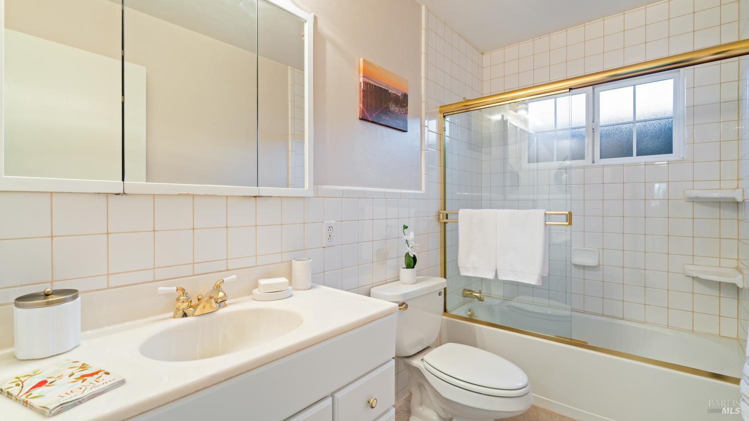 Detail Gallery Image 21 of 44 For 120 Meriam Dr, San Rafael,  CA 94903 - 3 Beds | 2/1 Baths
