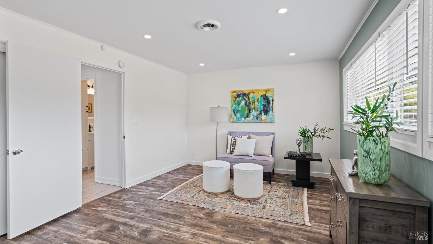 Detail Gallery Image 28 of 40 For 765 Sun Ln, Novato,  CA 94947 - 4 Beds | 3 Baths