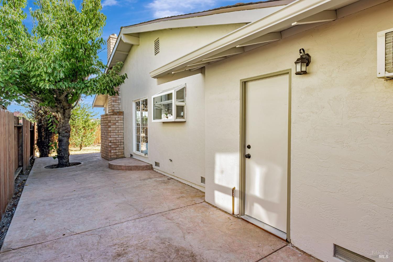 Detail Gallery Image 23 of 23 For 914 Francisco Dr, Suisun City,  CA 94585 - 3 Beds | 2 Baths