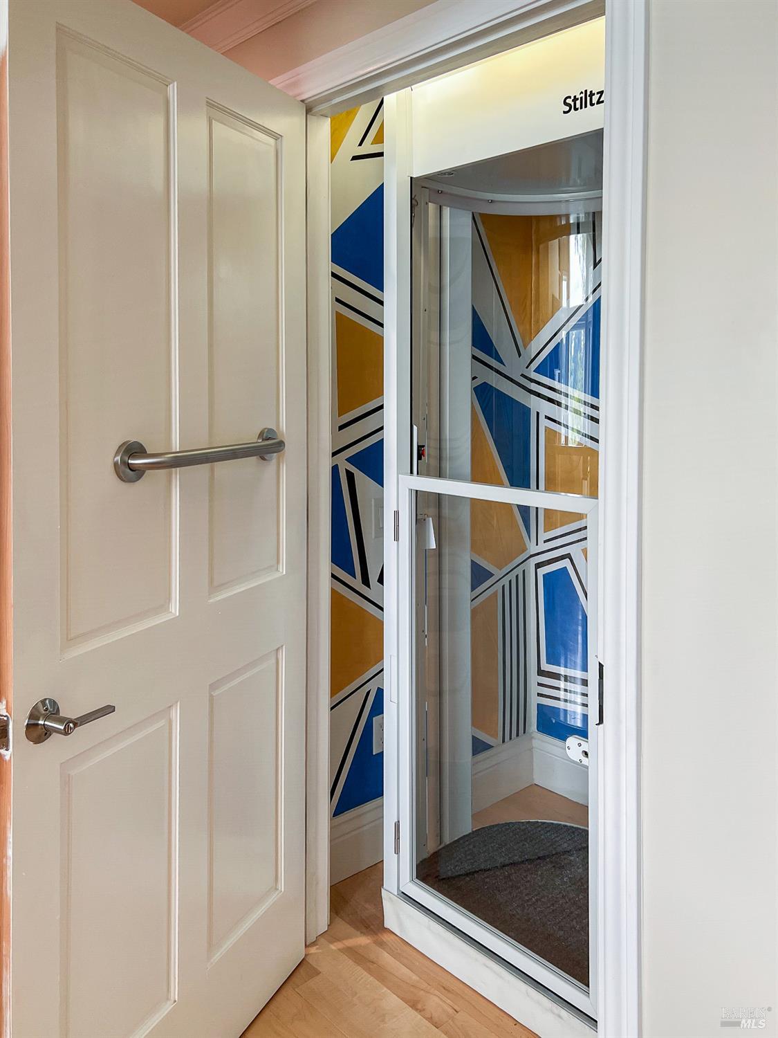 Detail Gallery Image 16 of 33 For 44 De Silva Island Dr, Mill Valley,  CA 94941 - 3 Beds | 2/1 Baths