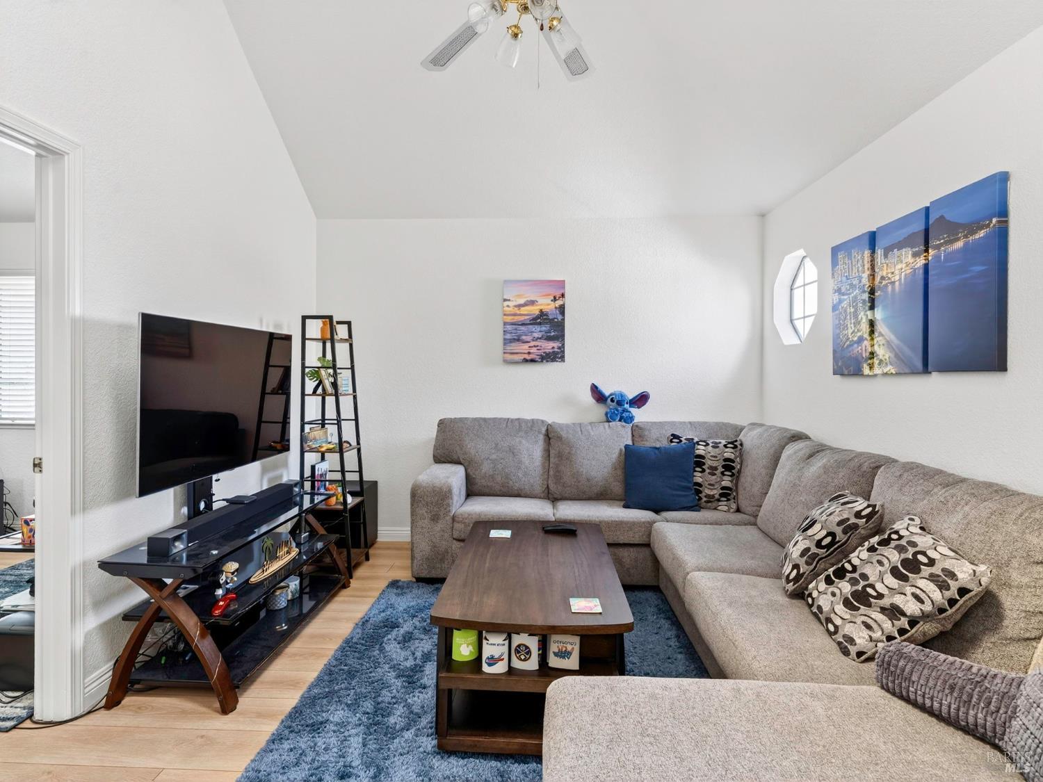 Detail Gallery Image 24 of 42 For 22 Valley West Cir, Napa,  CA 94558 - 3 Beds | 2/1 Baths