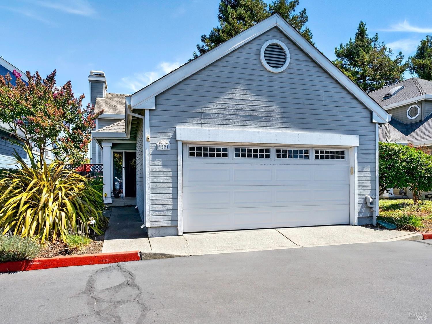 Detail Gallery Image 38 of 42 For 22 Valley West Cir, Napa,  CA 94558 - 3 Beds | 2/1 Baths