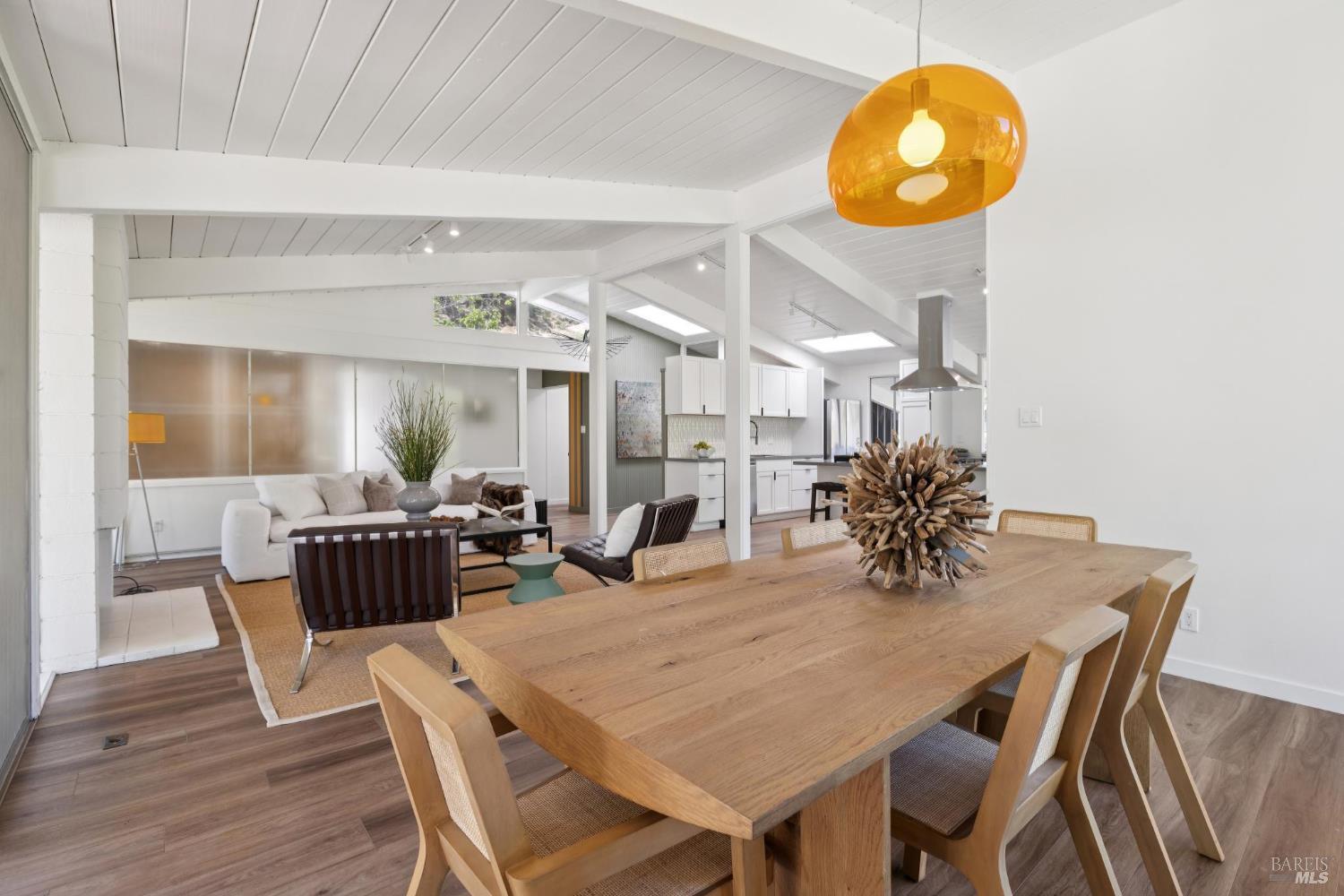 Detail Gallery Image 13 of 53 For 876 Las Ovejas Ave, San Rafael,  CA 94903 - 4 Beds | 2 Baths